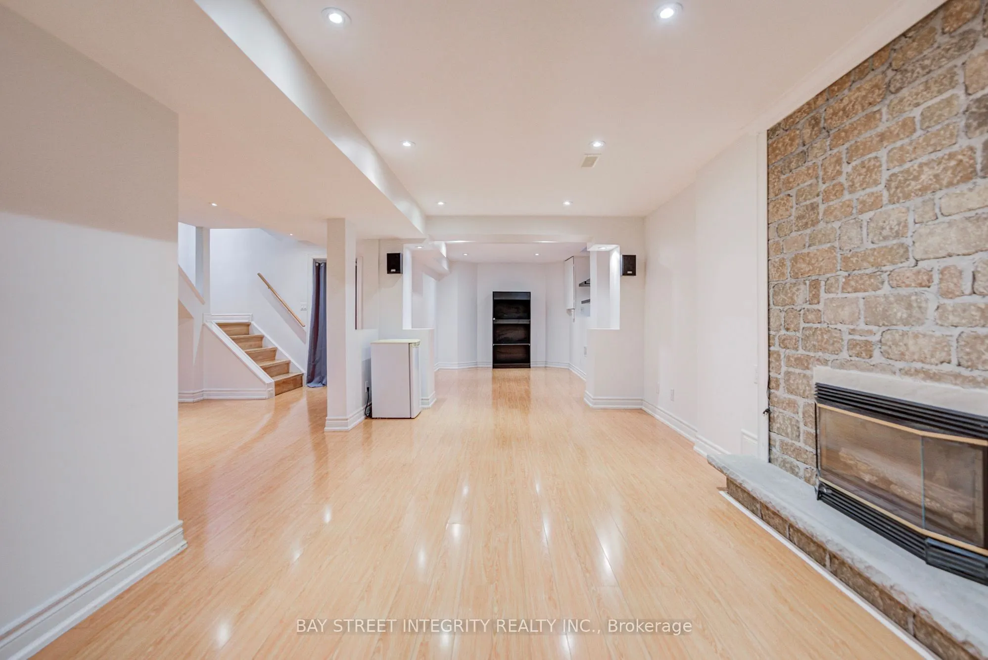 1341 Old English Lane