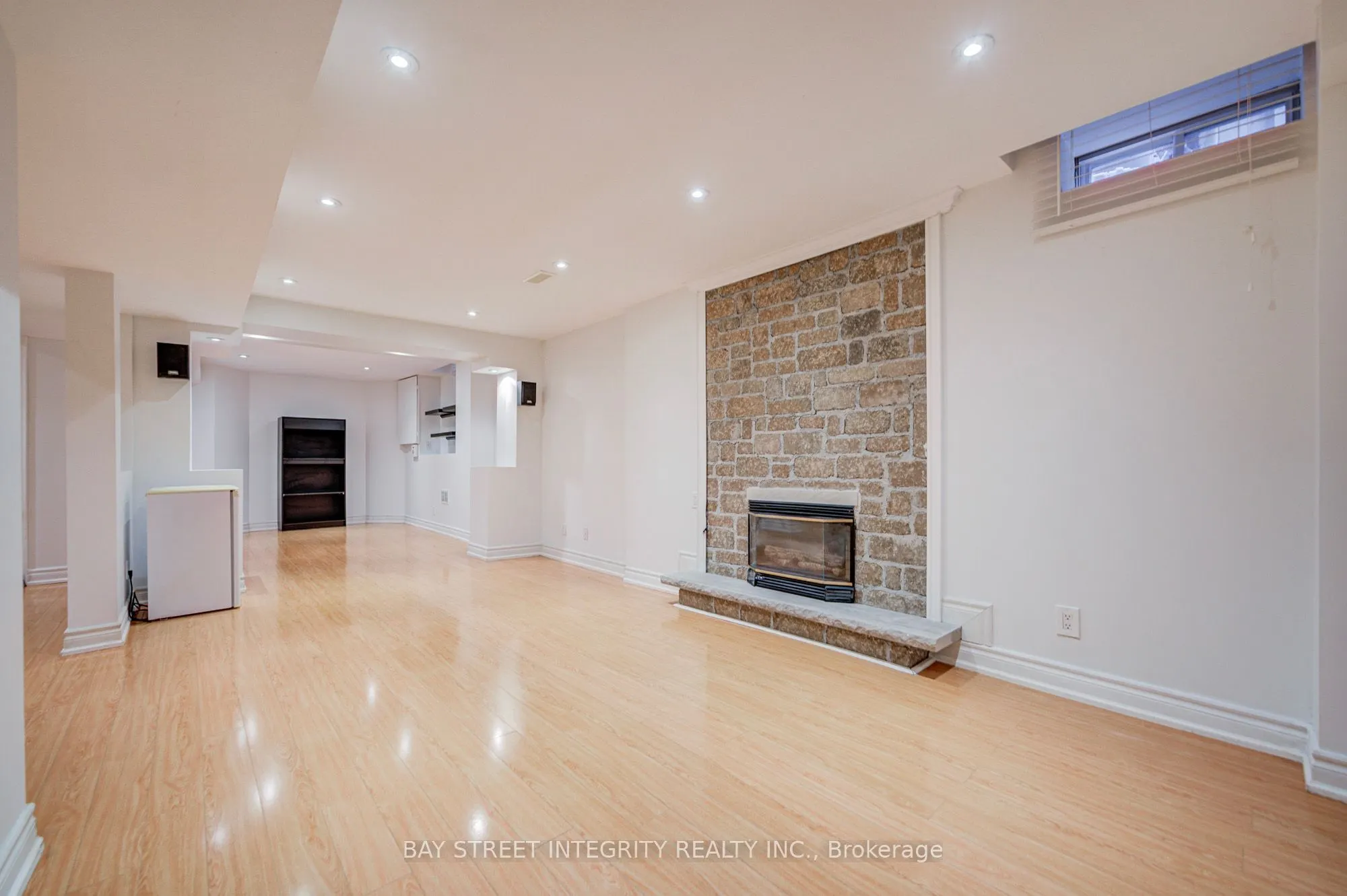 1341 Old English Lane