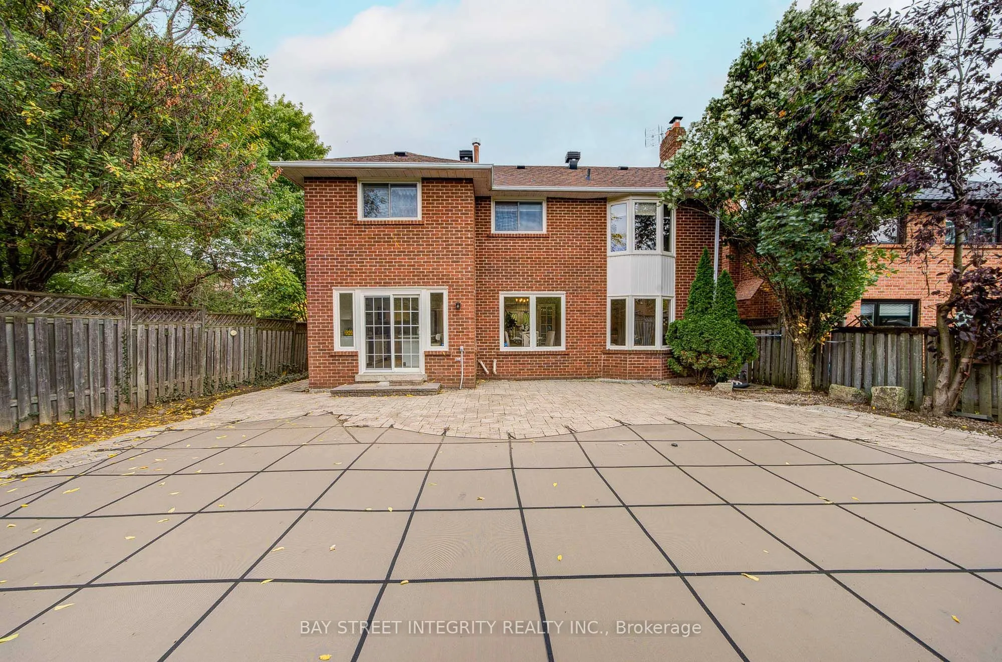 1341 Old English Lane
