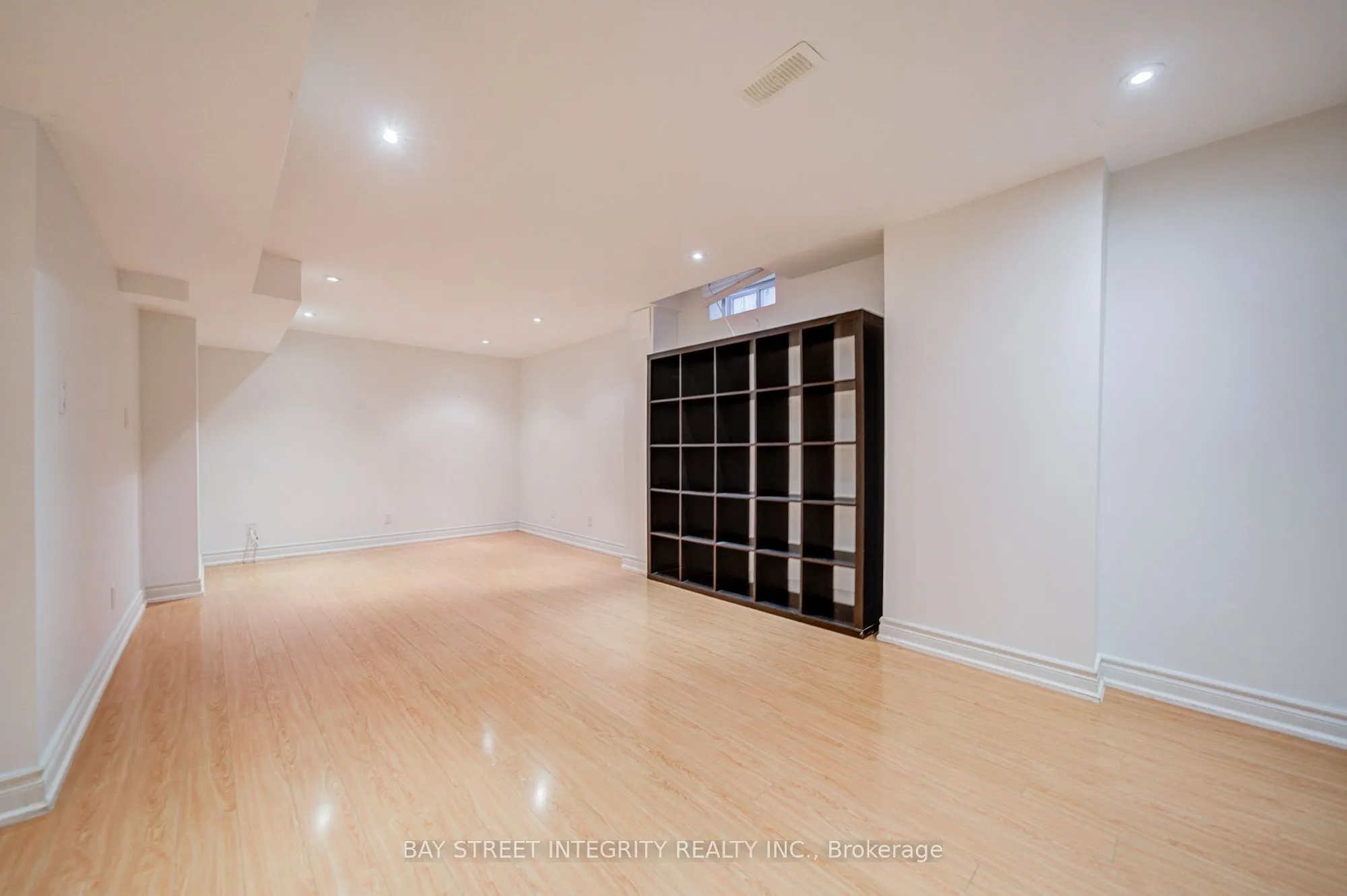 1341 Old English Lane