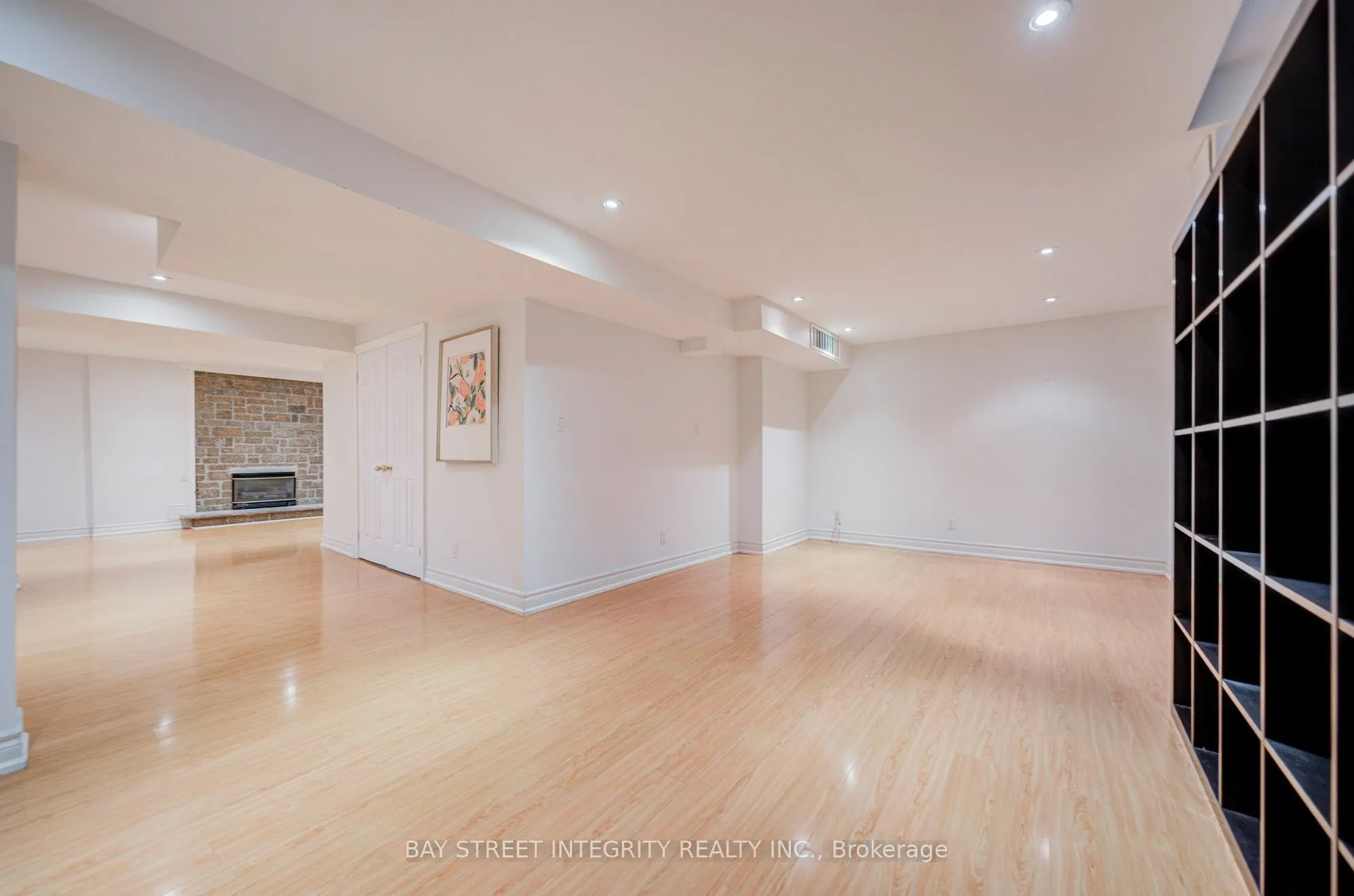 1341 Old English Lane