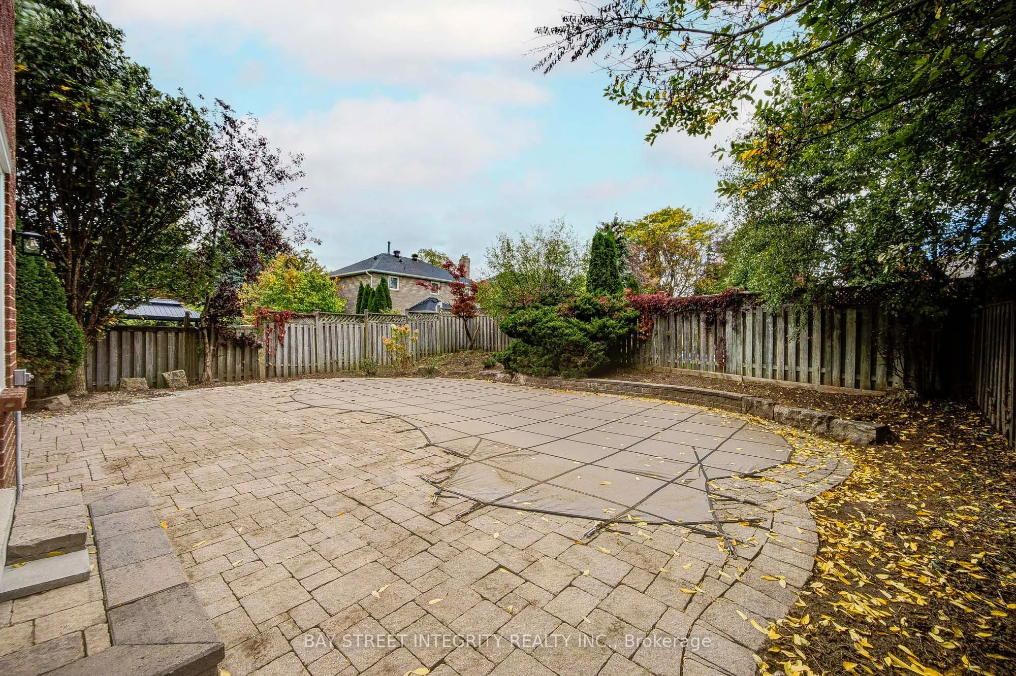 1341 Old English Lane