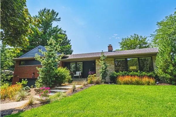 794 Falcon Boulevard