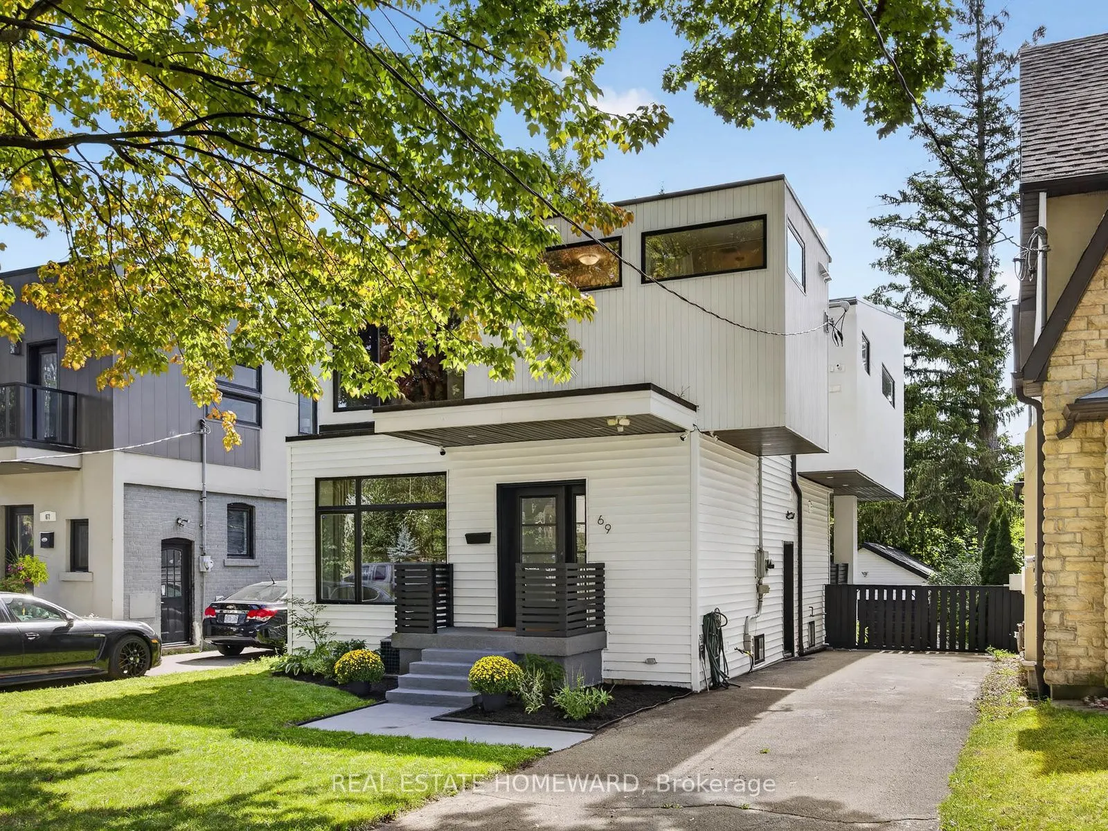 69 Ringley Avenue