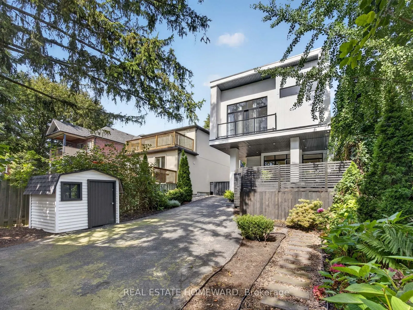 69 Ringley Avenue