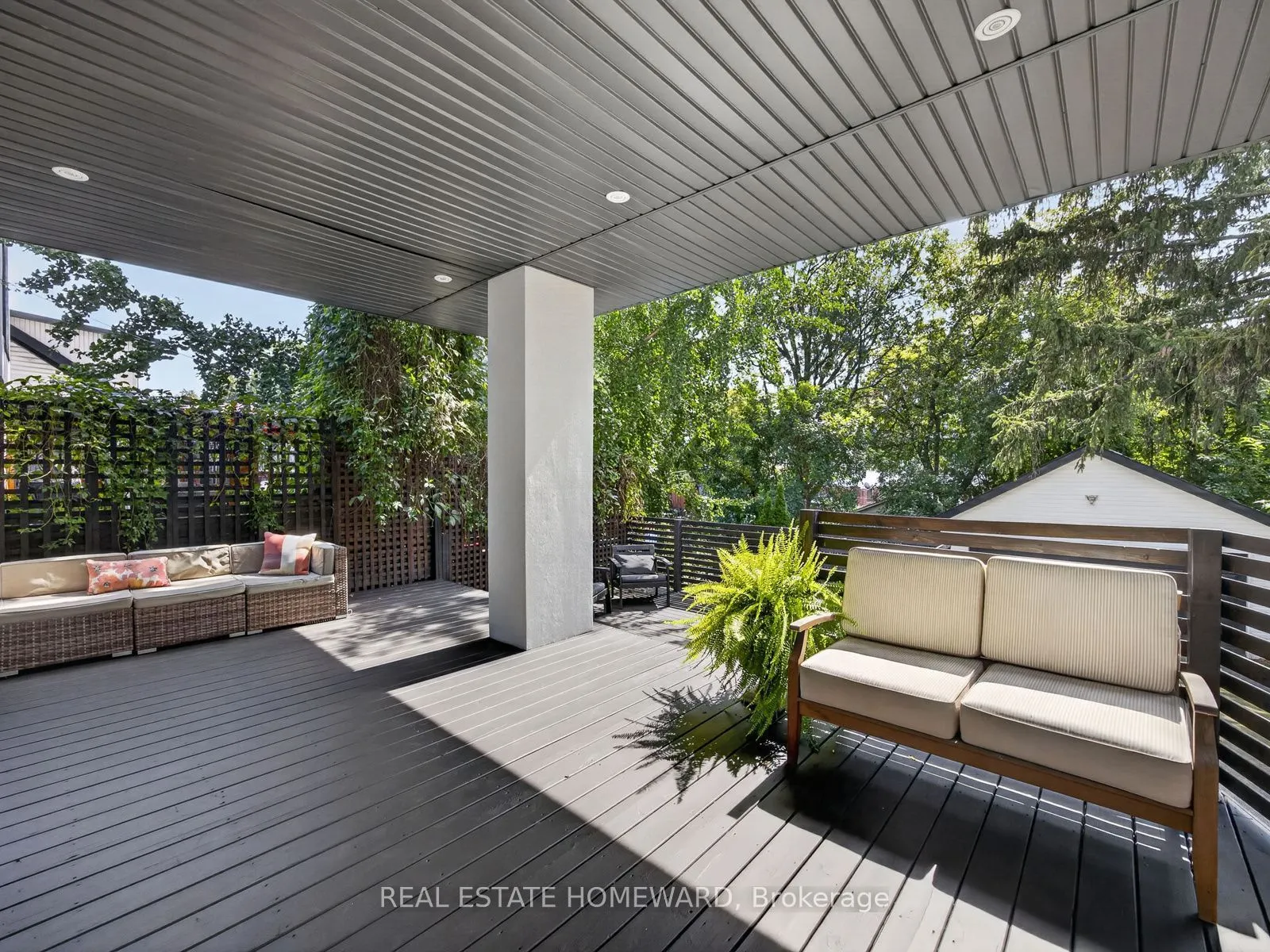 69 Ringley Avenue