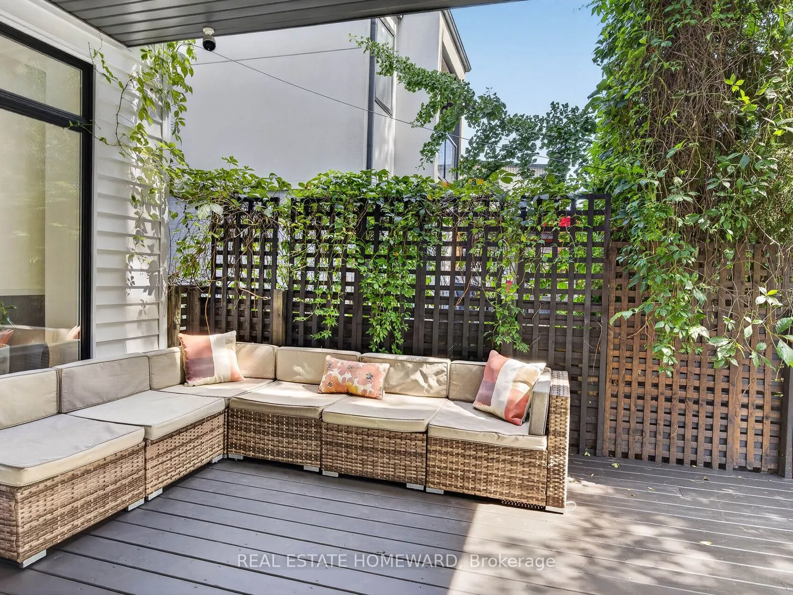 69 Ringley Avenue
