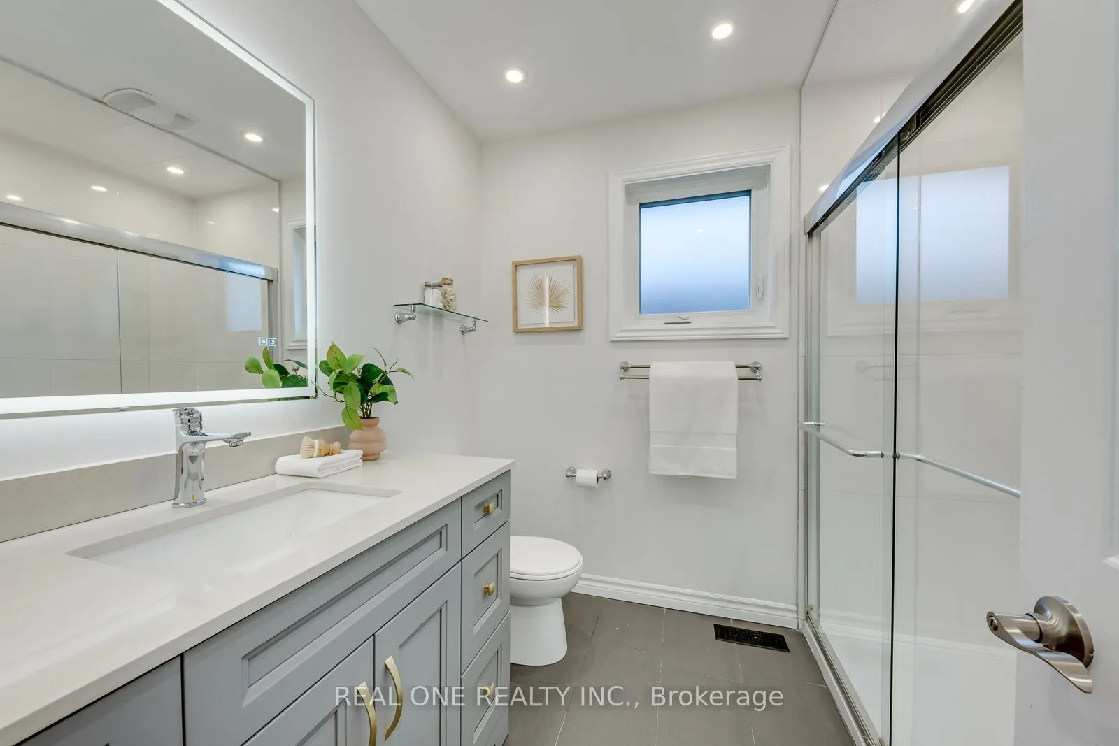 403 Parkridge Crescent