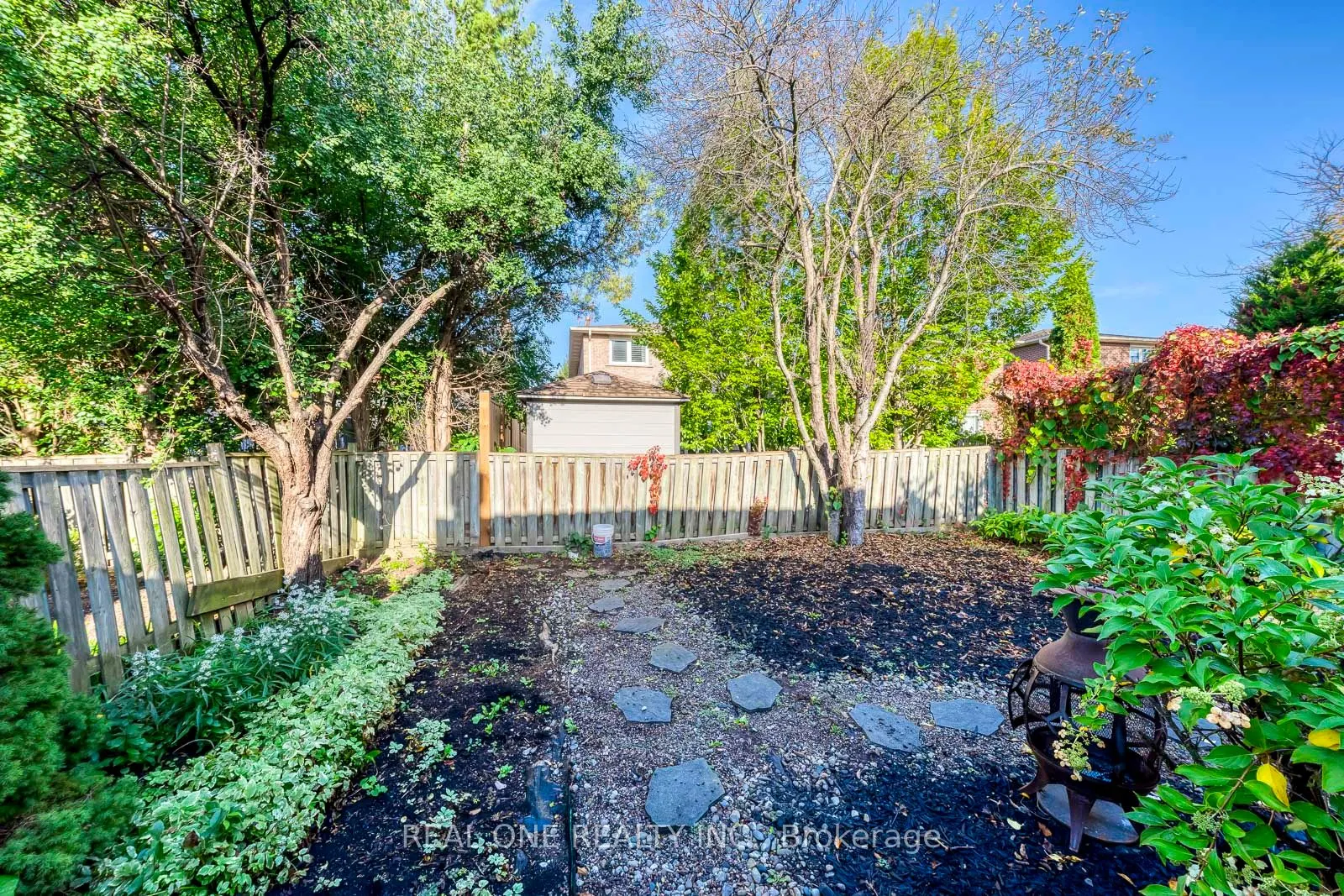 403 Parkridge Crescent