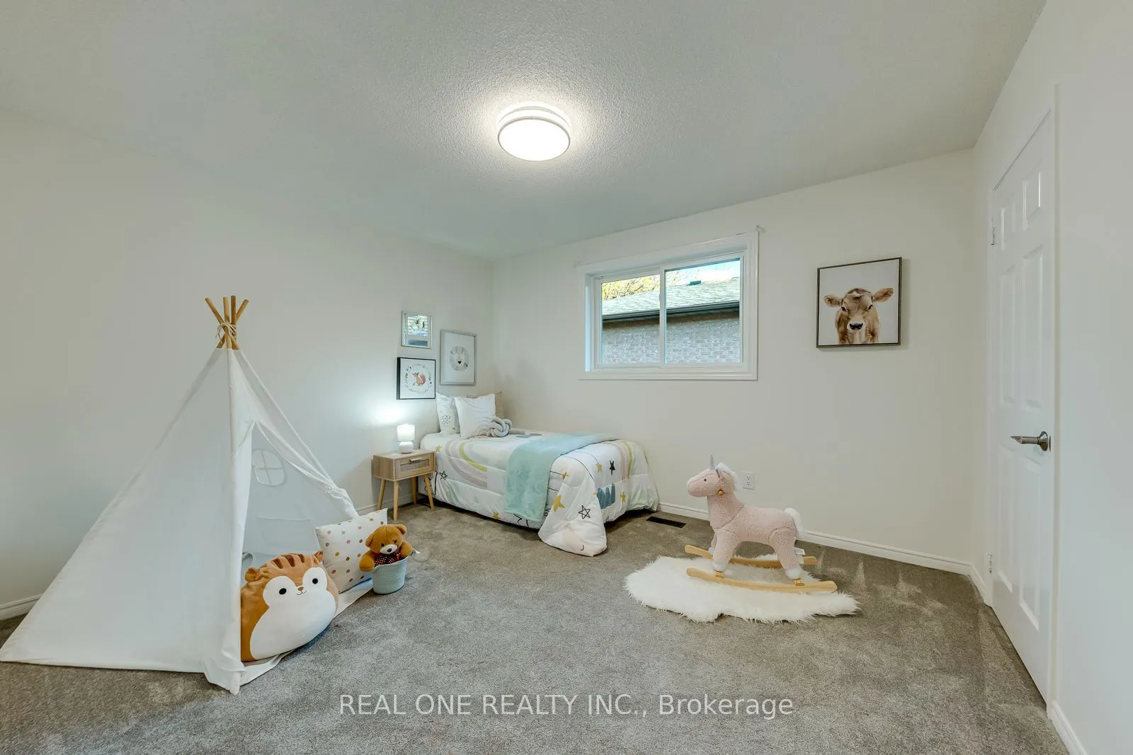 403 Parkridge Crescent