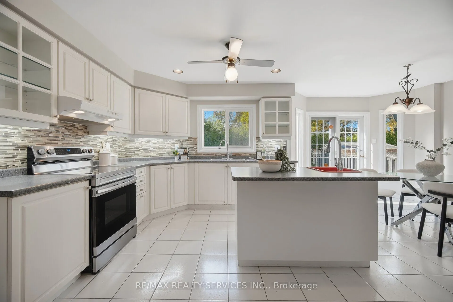 8 Gardenia Way