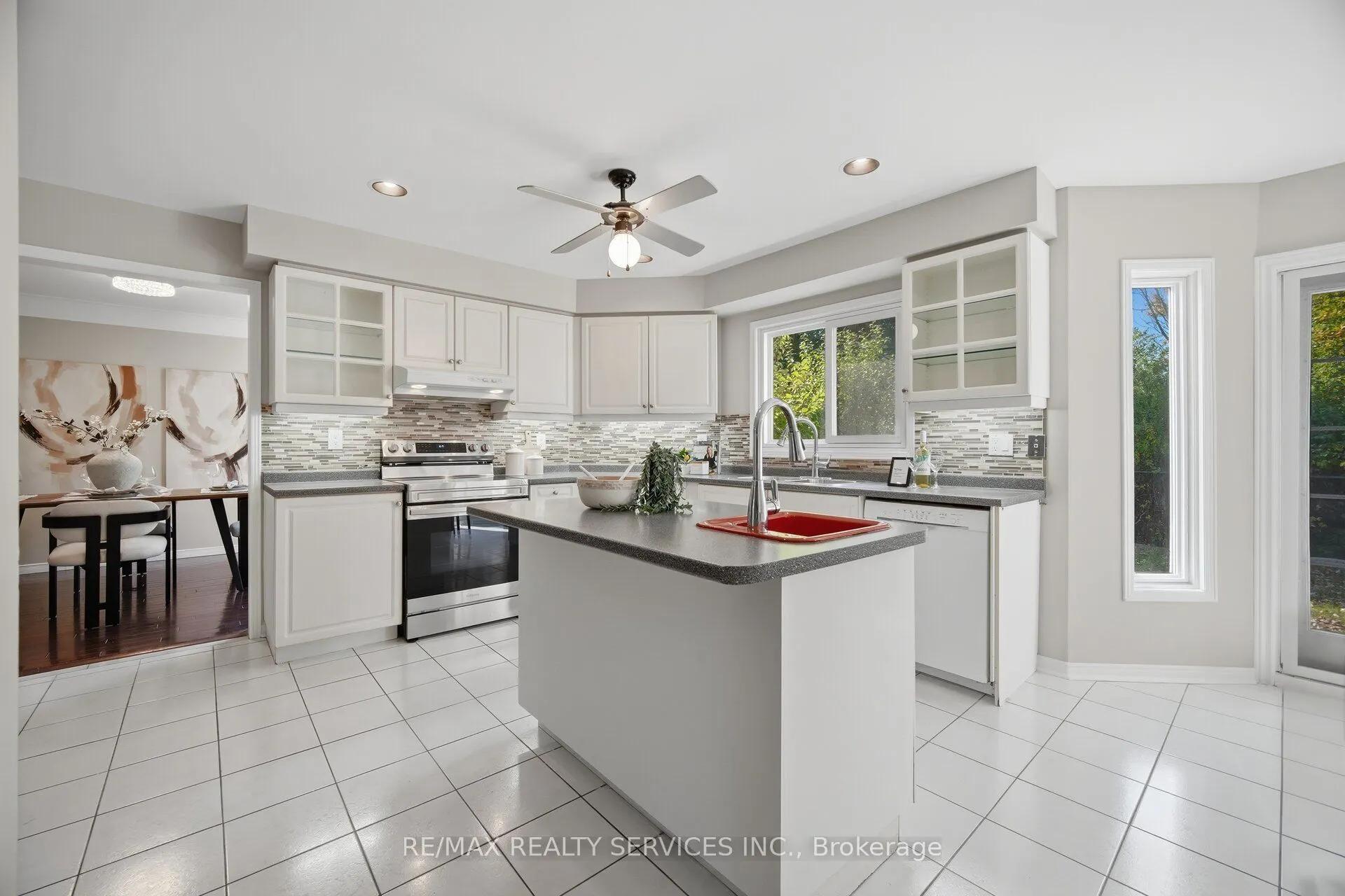 8 Gardenia Way