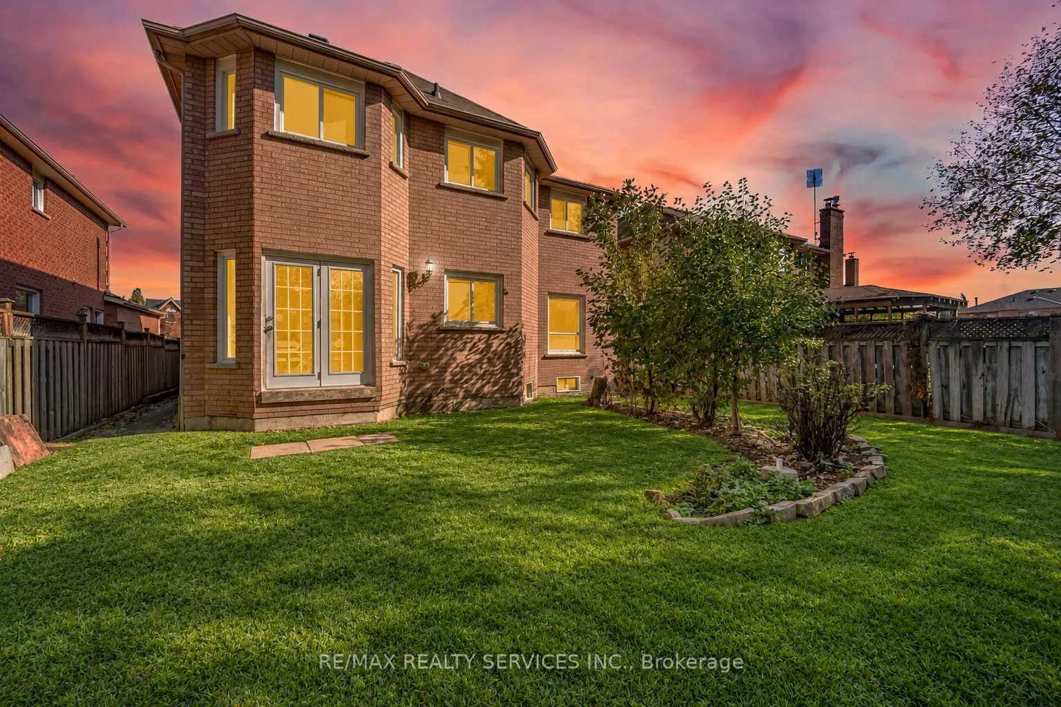 8 Gardenia Way