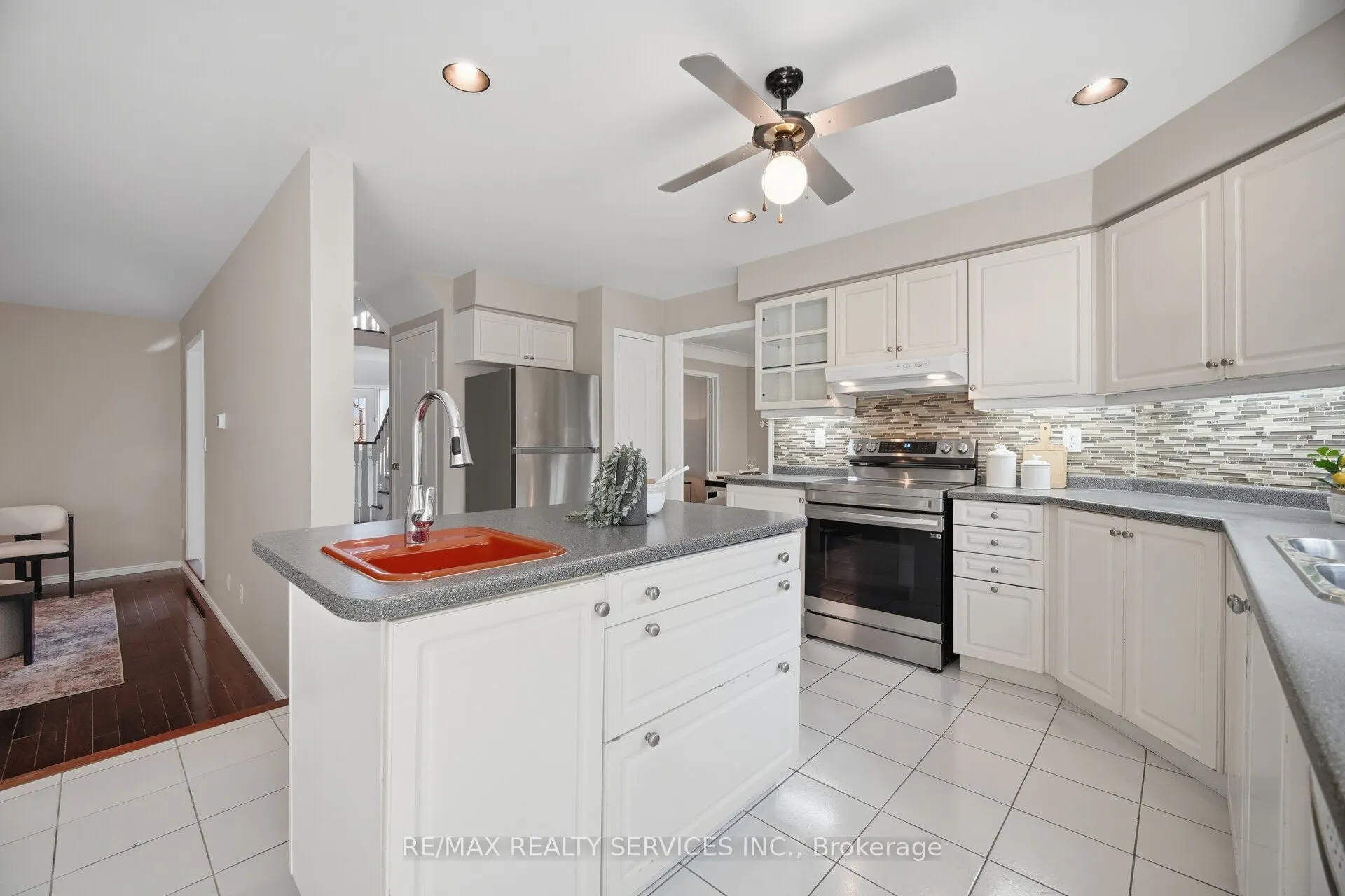 8 Gardenia Way