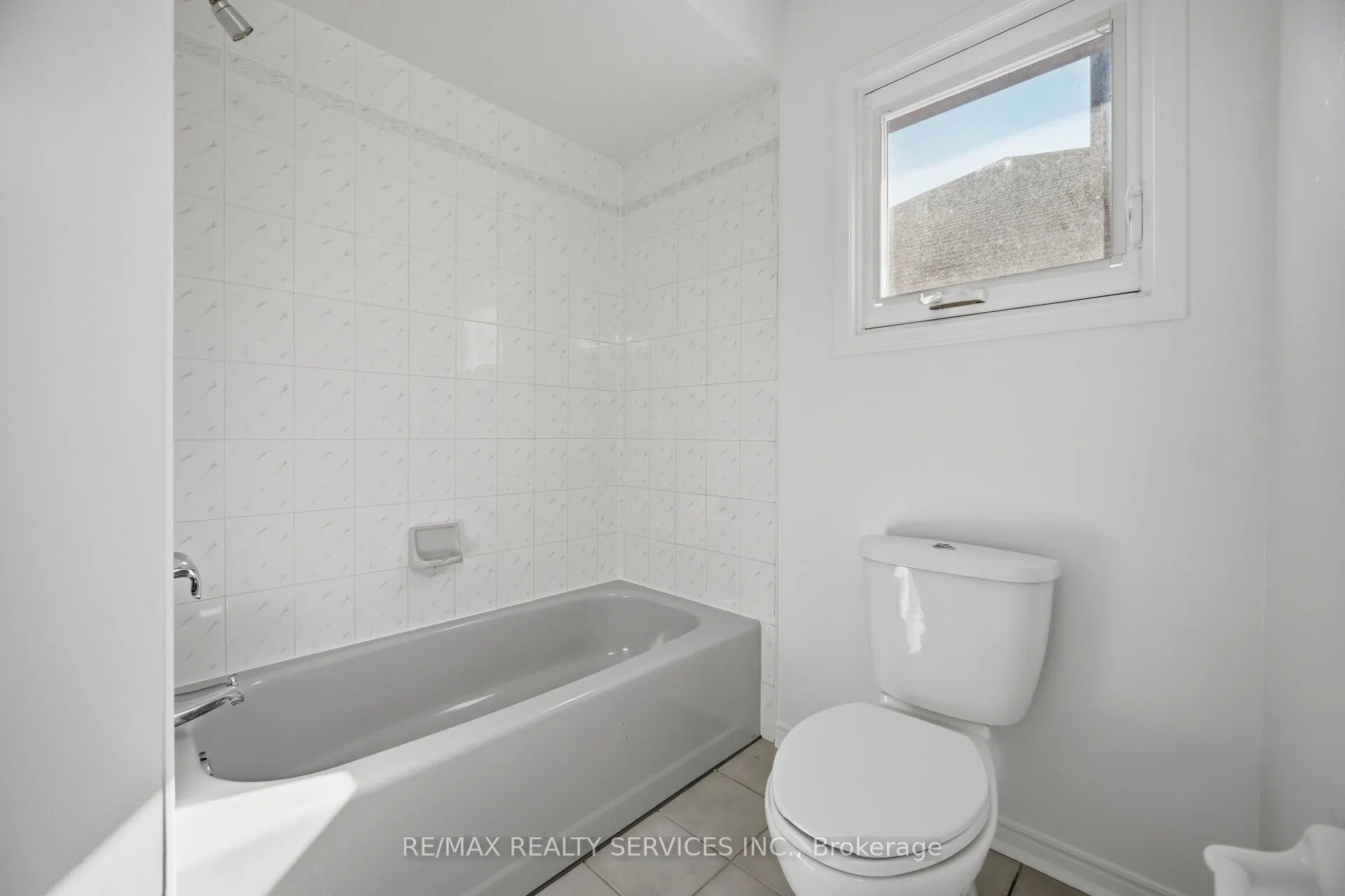 8 Gardenia Way