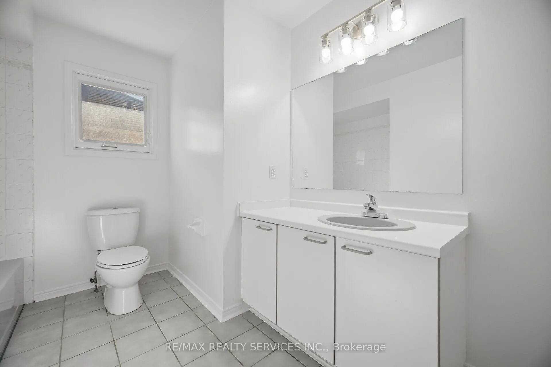 8 Gardenia Way