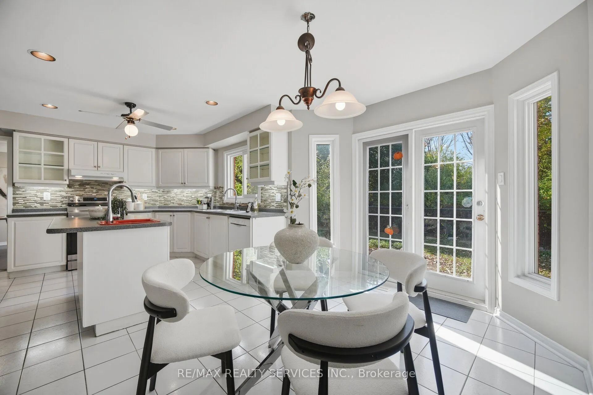 8 Gardenia Way