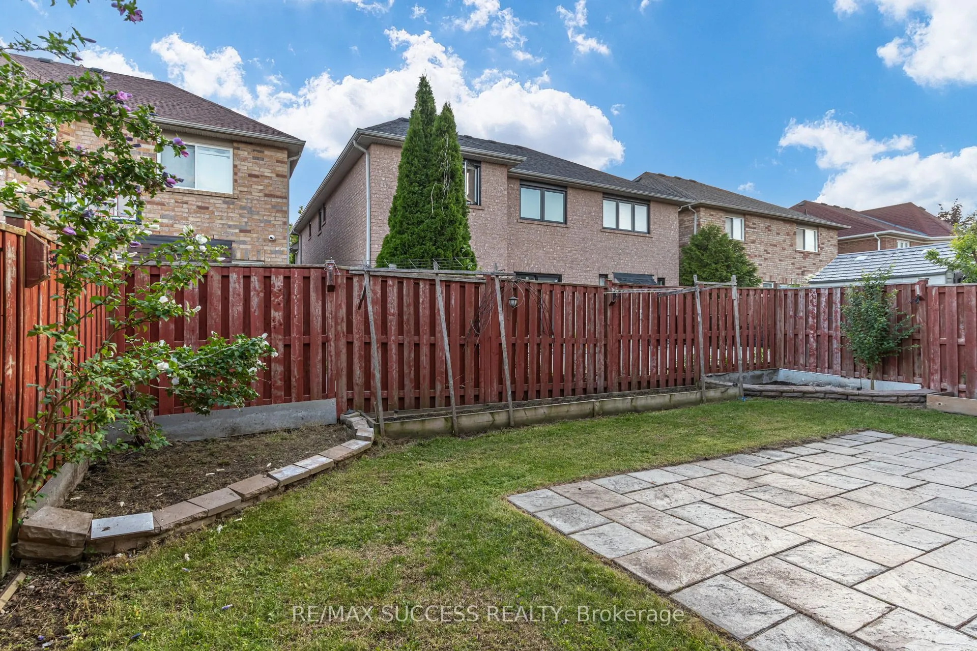 54 Ferncroft Place