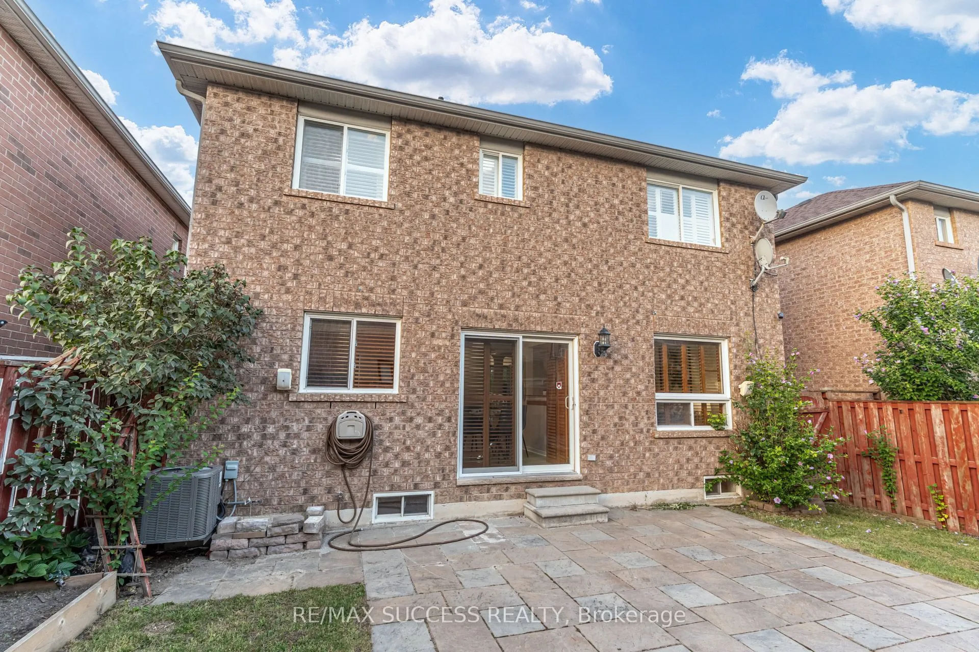 54 Ferncroft Place
