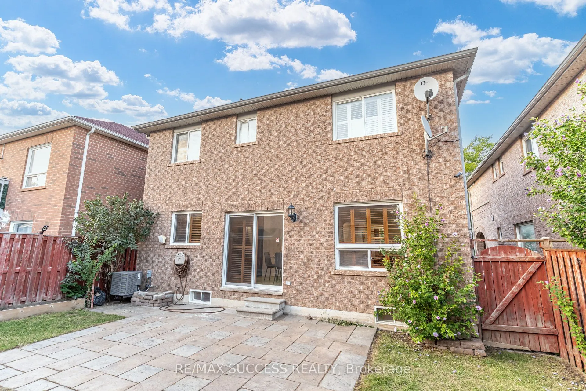 54 Ferncroft Place