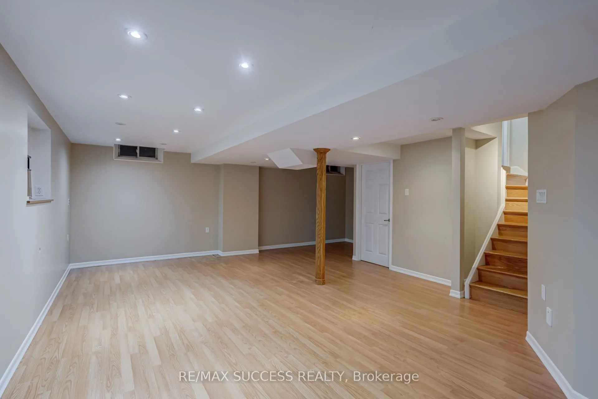 54 Ferncroft Place