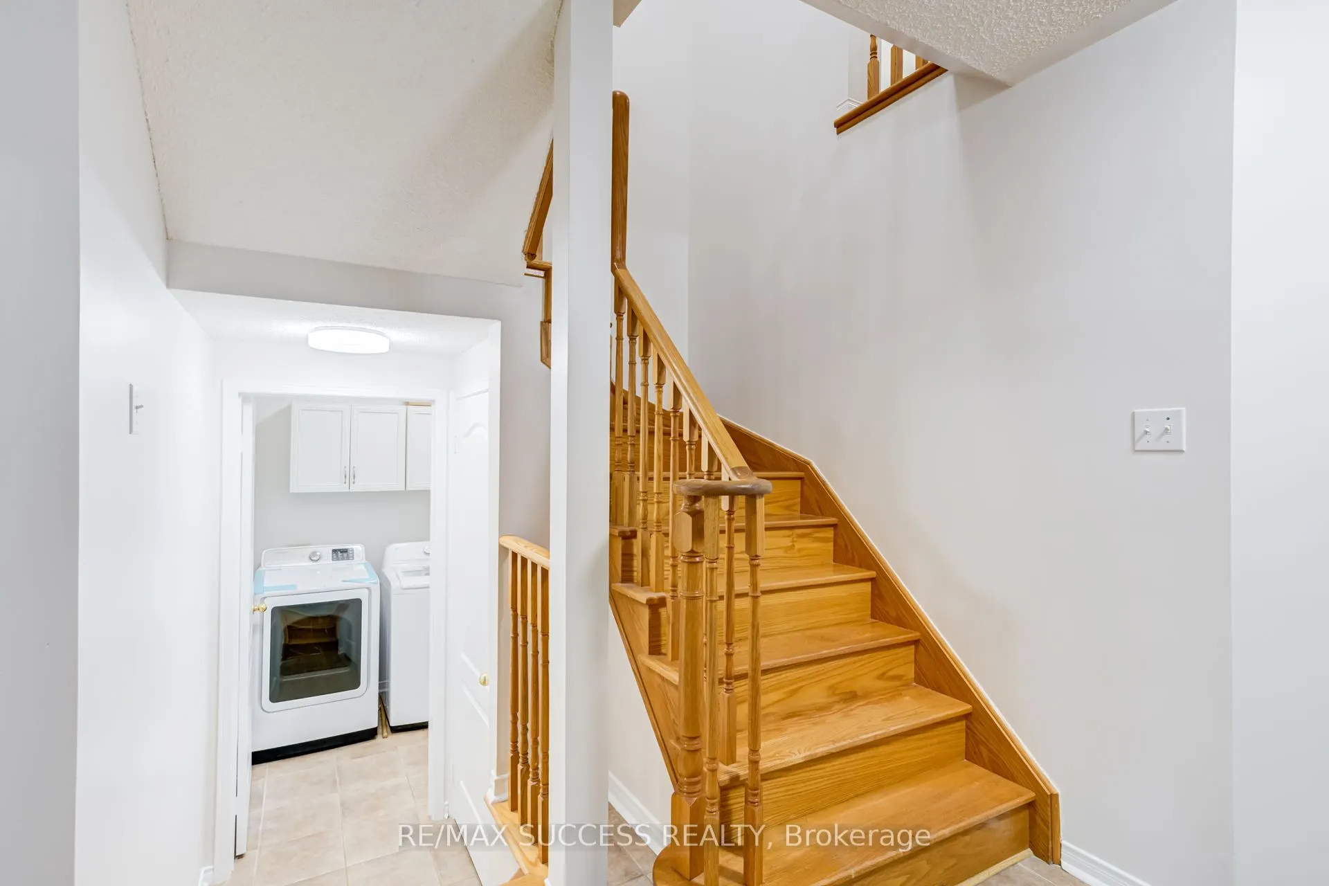 54 Ferncroft Place