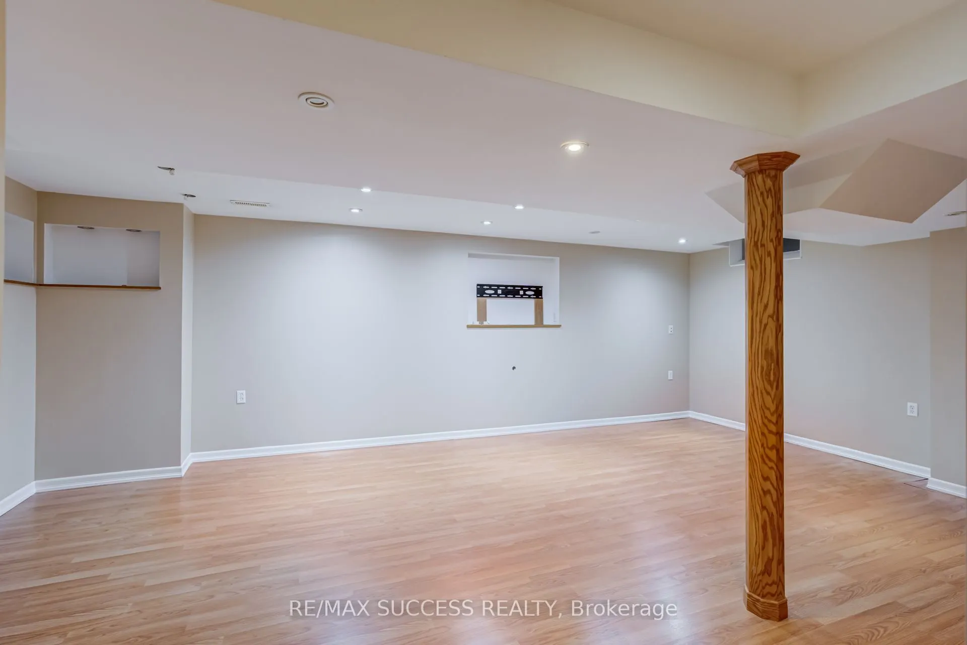 54 Ferncroft Place