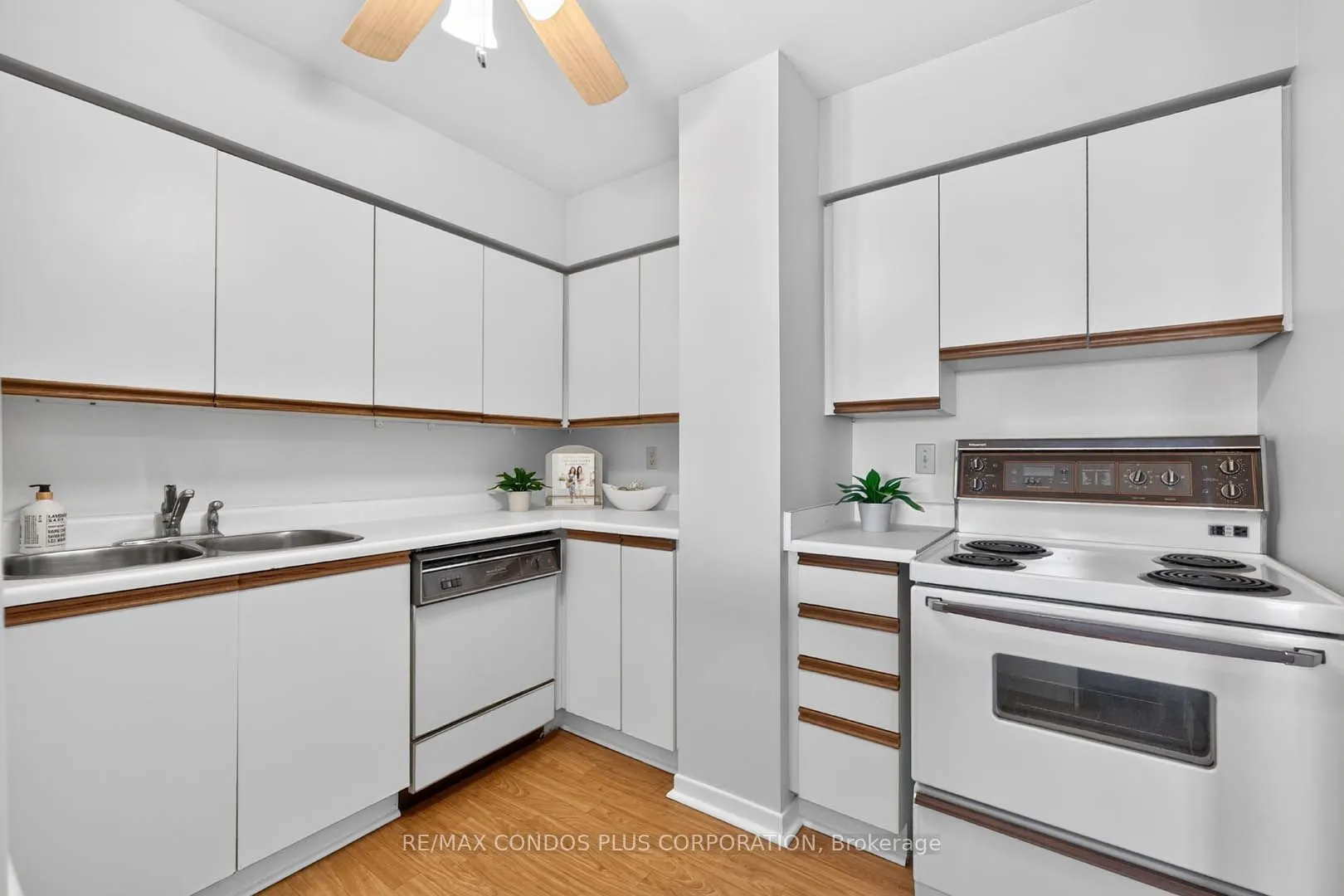 1300 Islington Avenue #2009