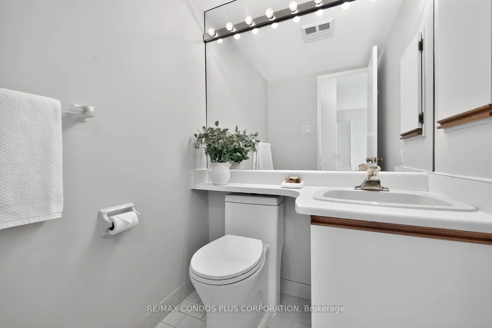 1300 Islington Avenue #2009