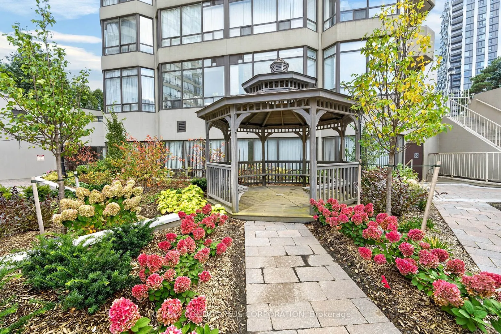 1300 Islington Avenue #2009