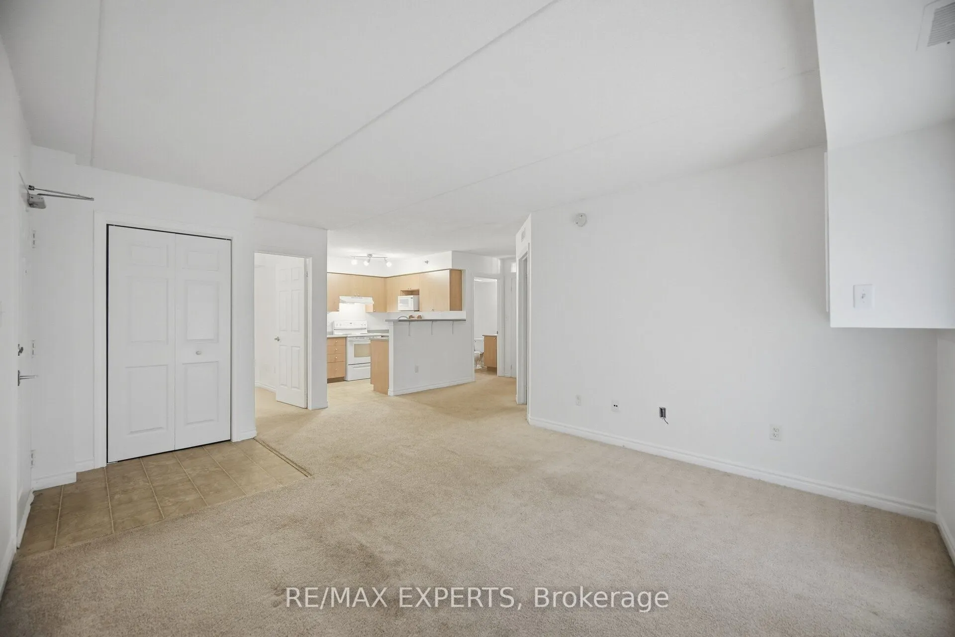 1491 Maple Avenue #206