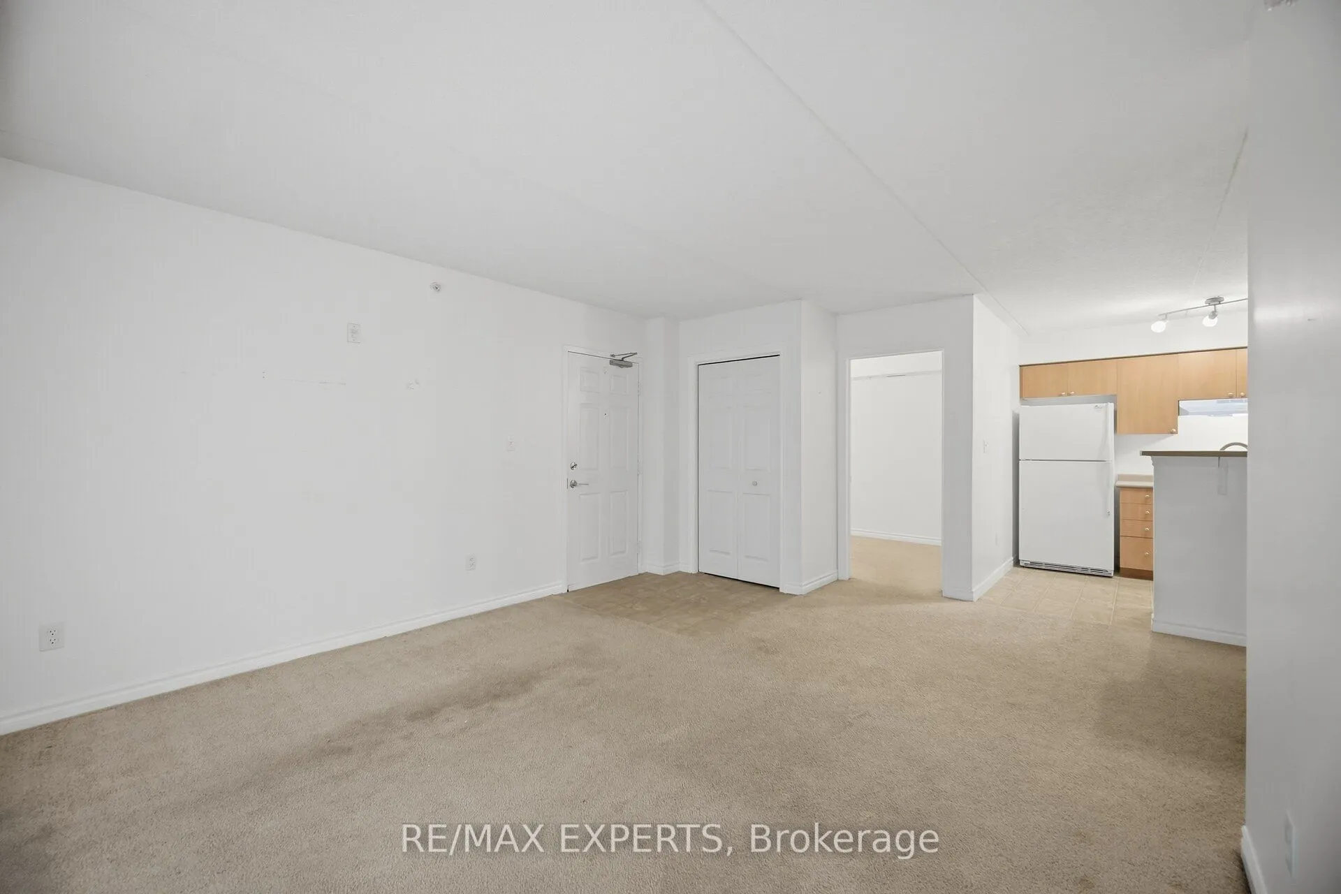 1491 Maple Avenue #206