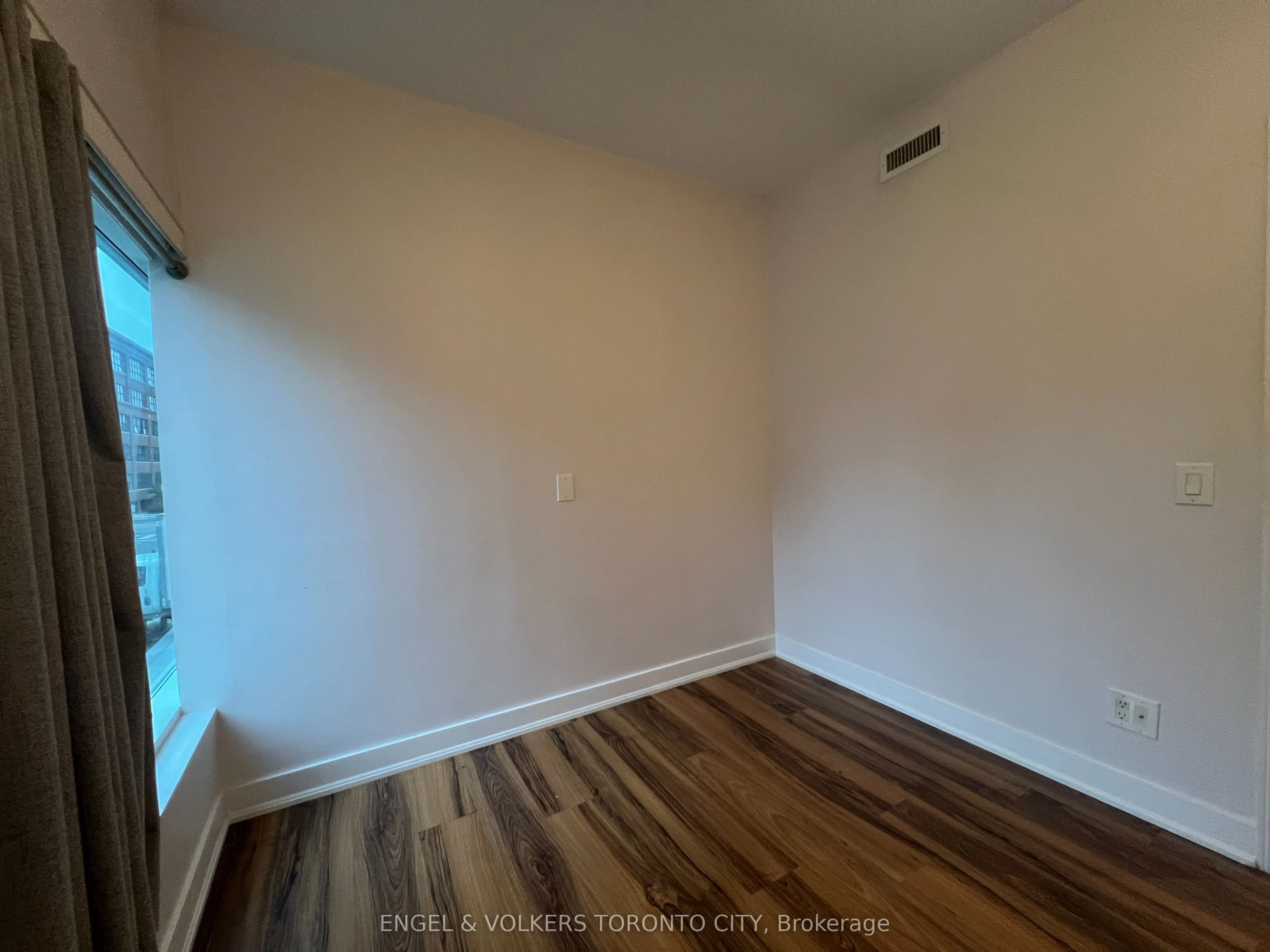 25 Ritchie Avenue #202