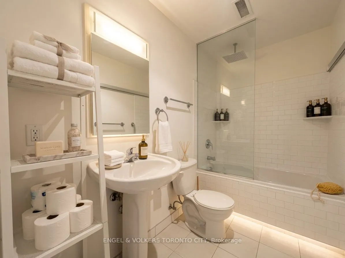 25 Ritchie Avenue #202