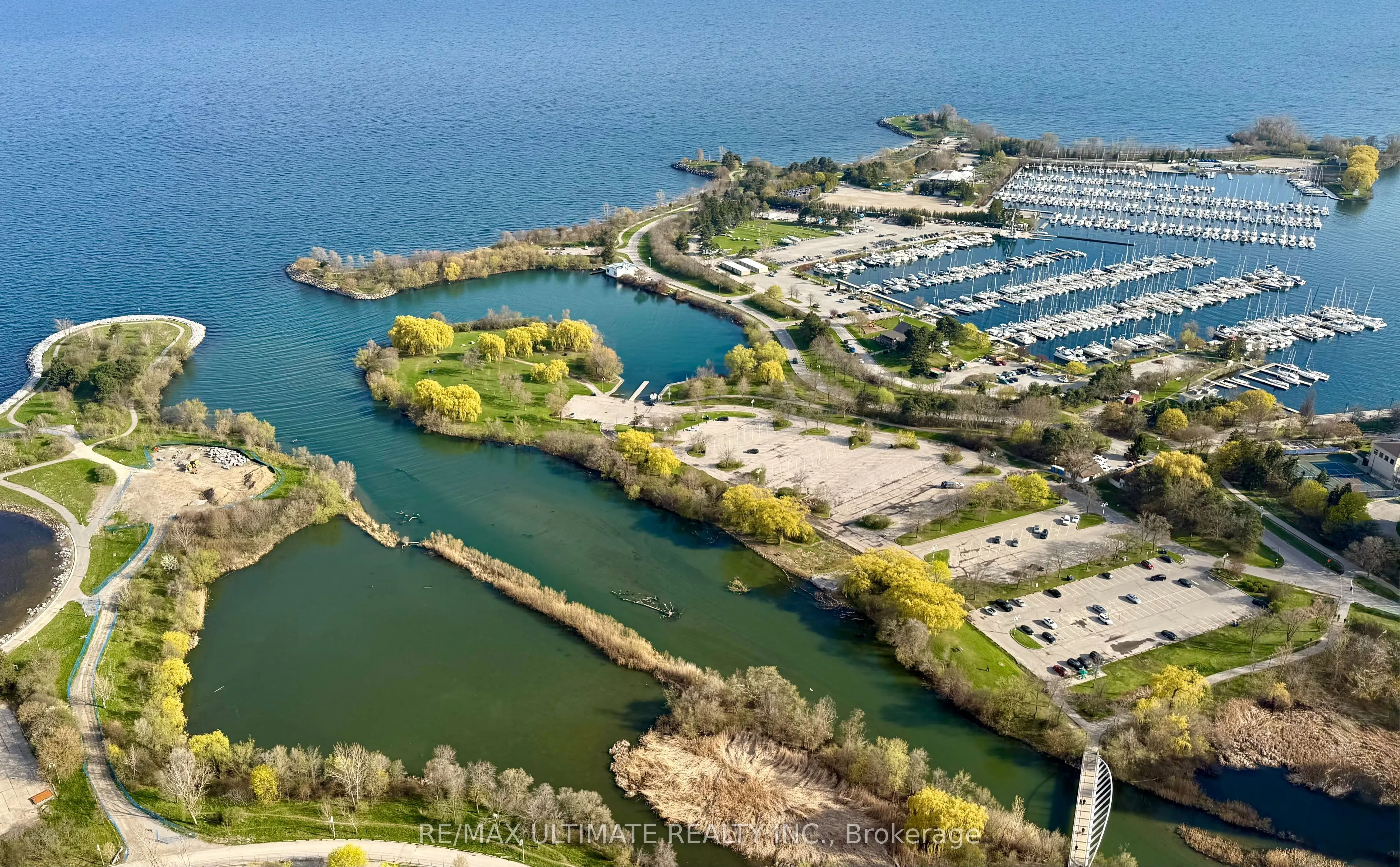 33 Shore Breeze Drive #3901