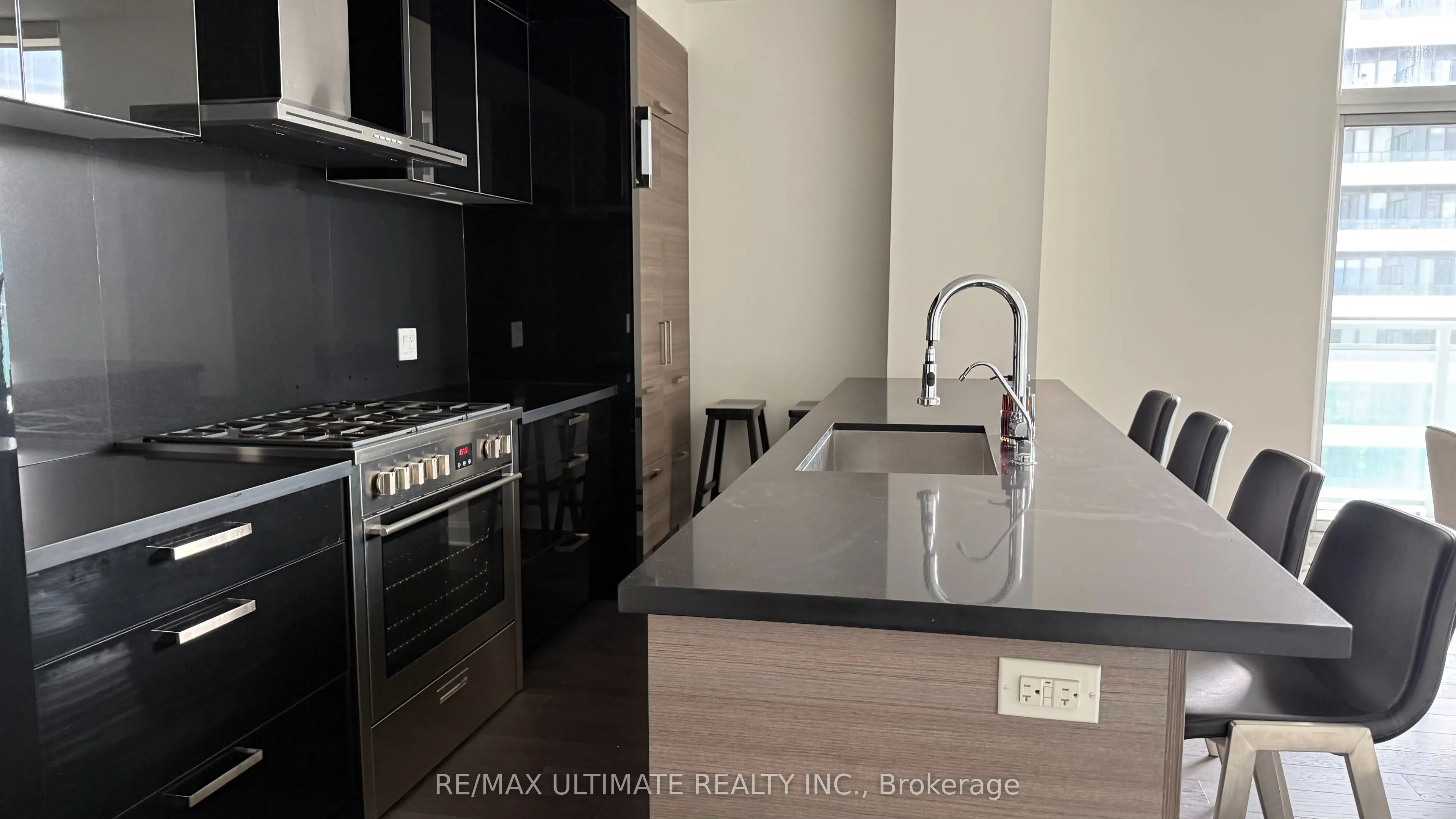 33 Shore Breeze Drive #3901
