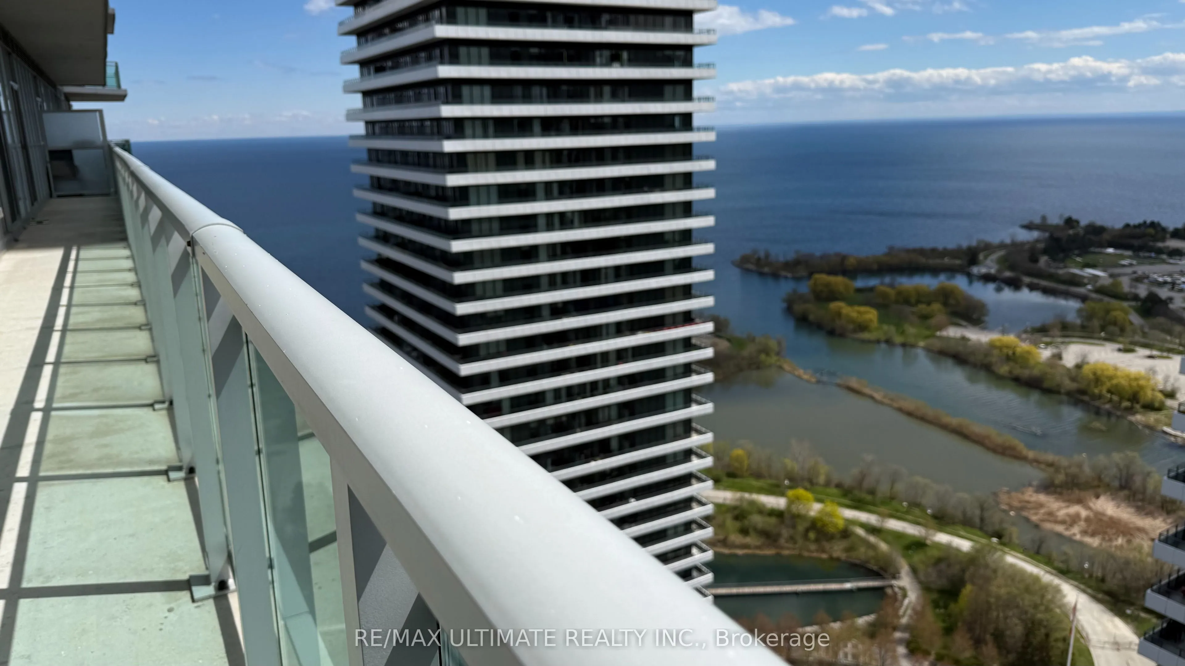 33 Shore Breeze Drive #3901