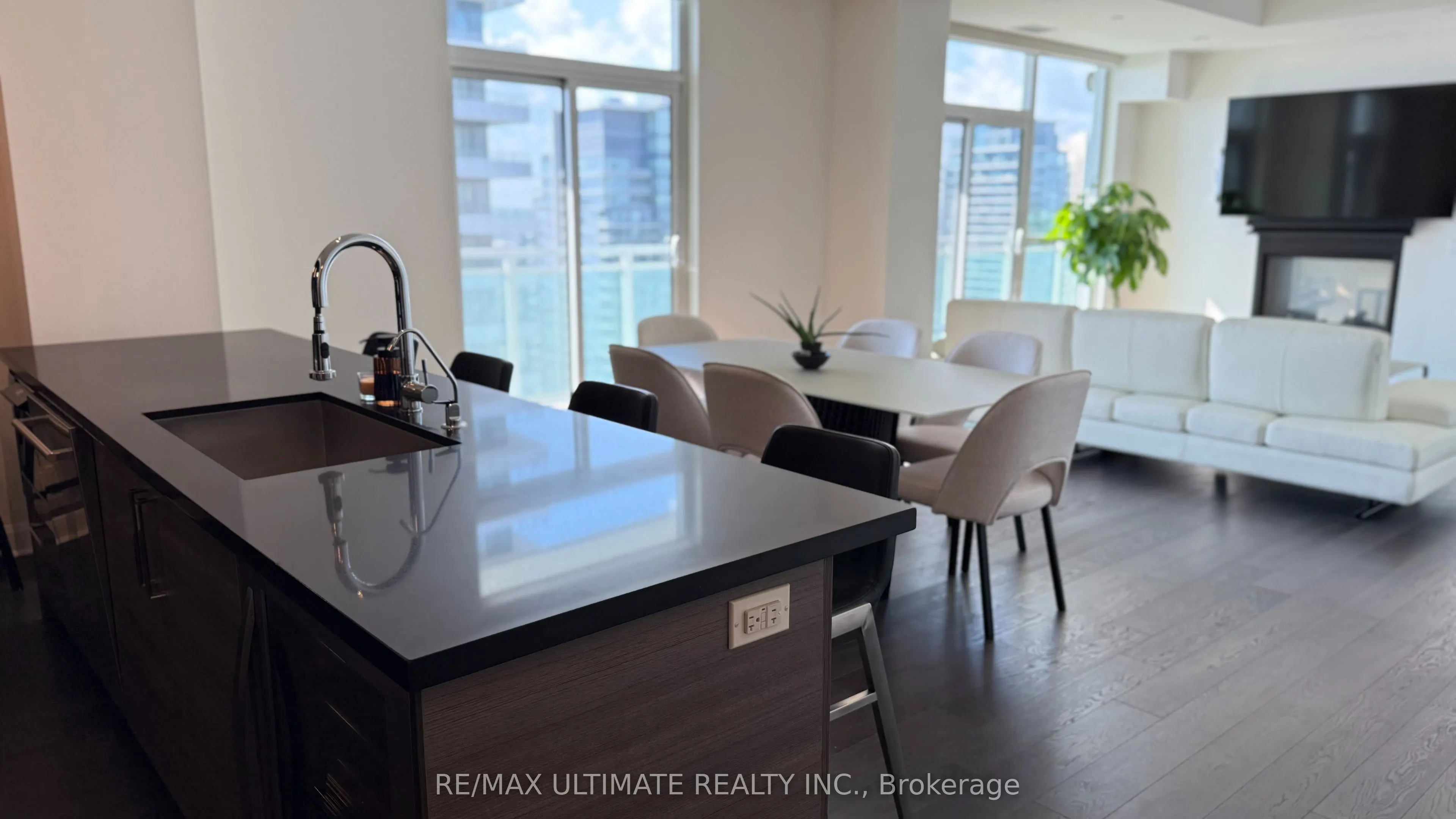 33 Shore Breeze Drive #3901