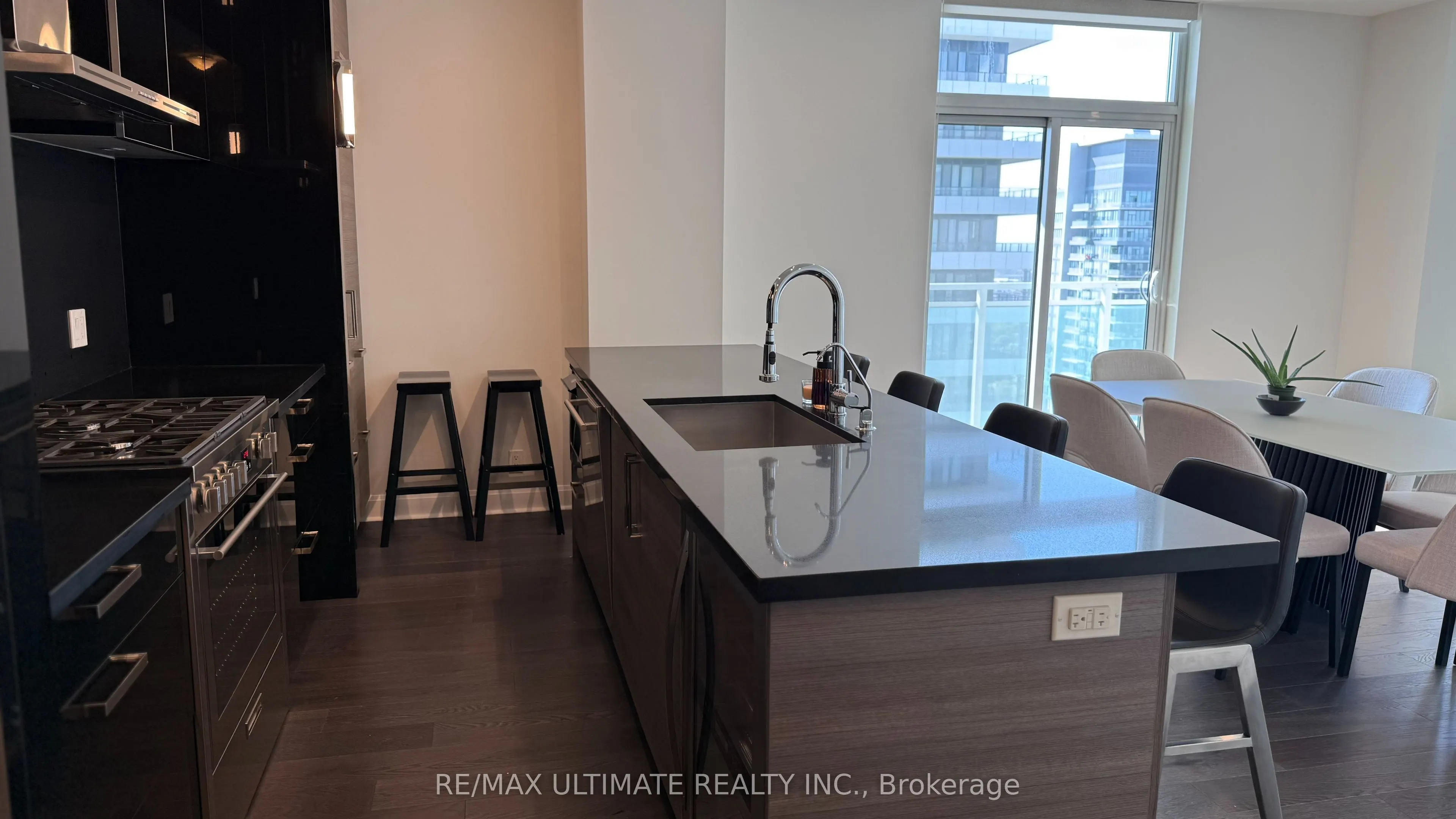 33 Shore Breeze Drive #3901