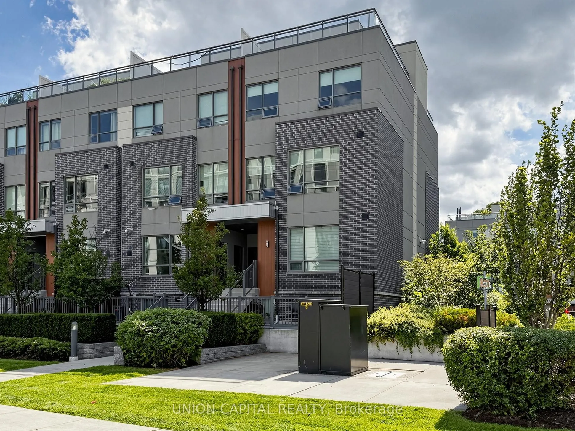 1238 Cawthra Road #4