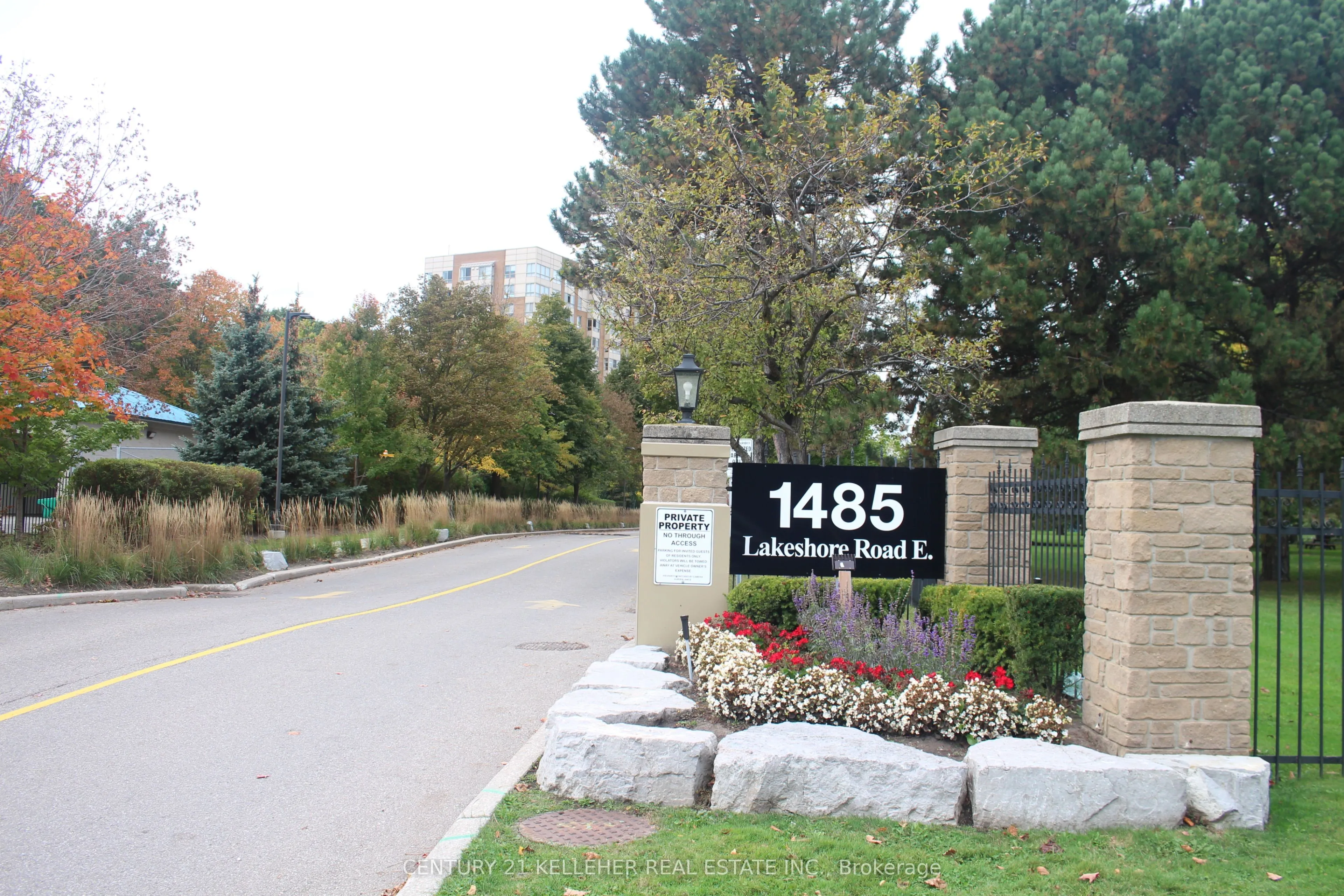 1485 Lakeshore Rd. E #518