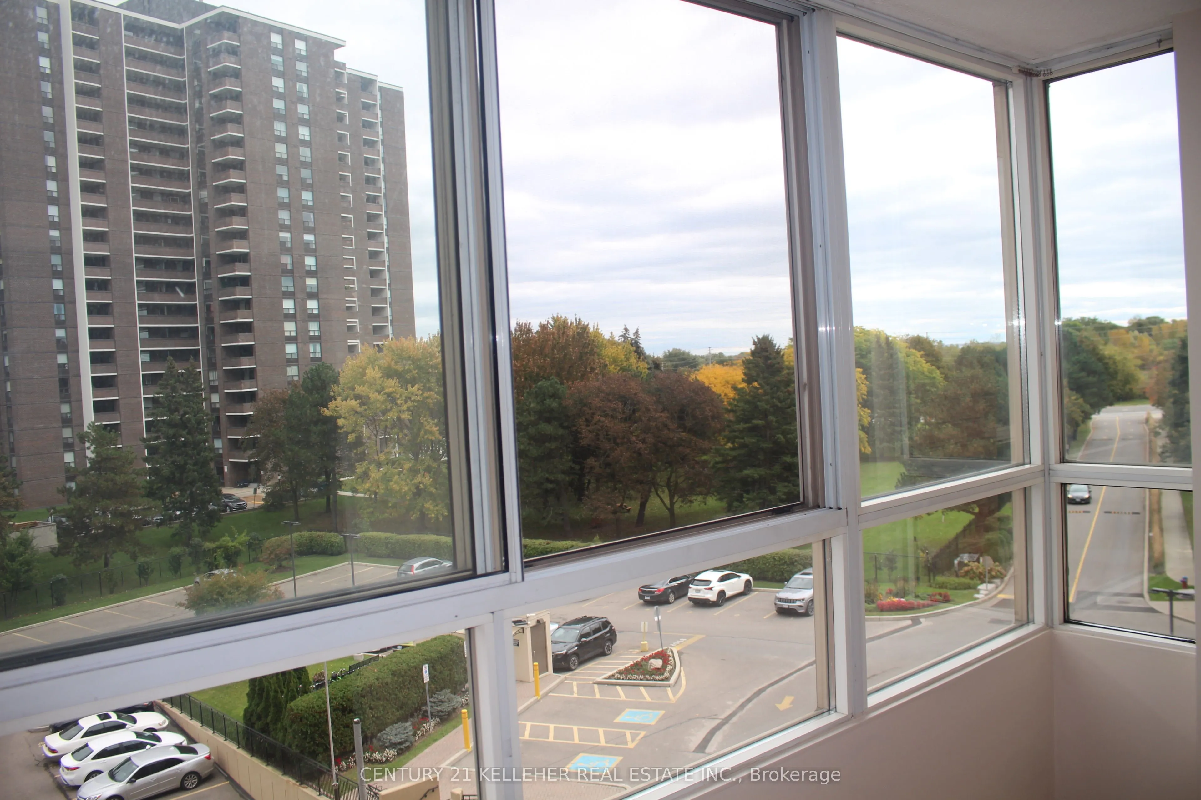 1485 Lakeshore Rd. E #518