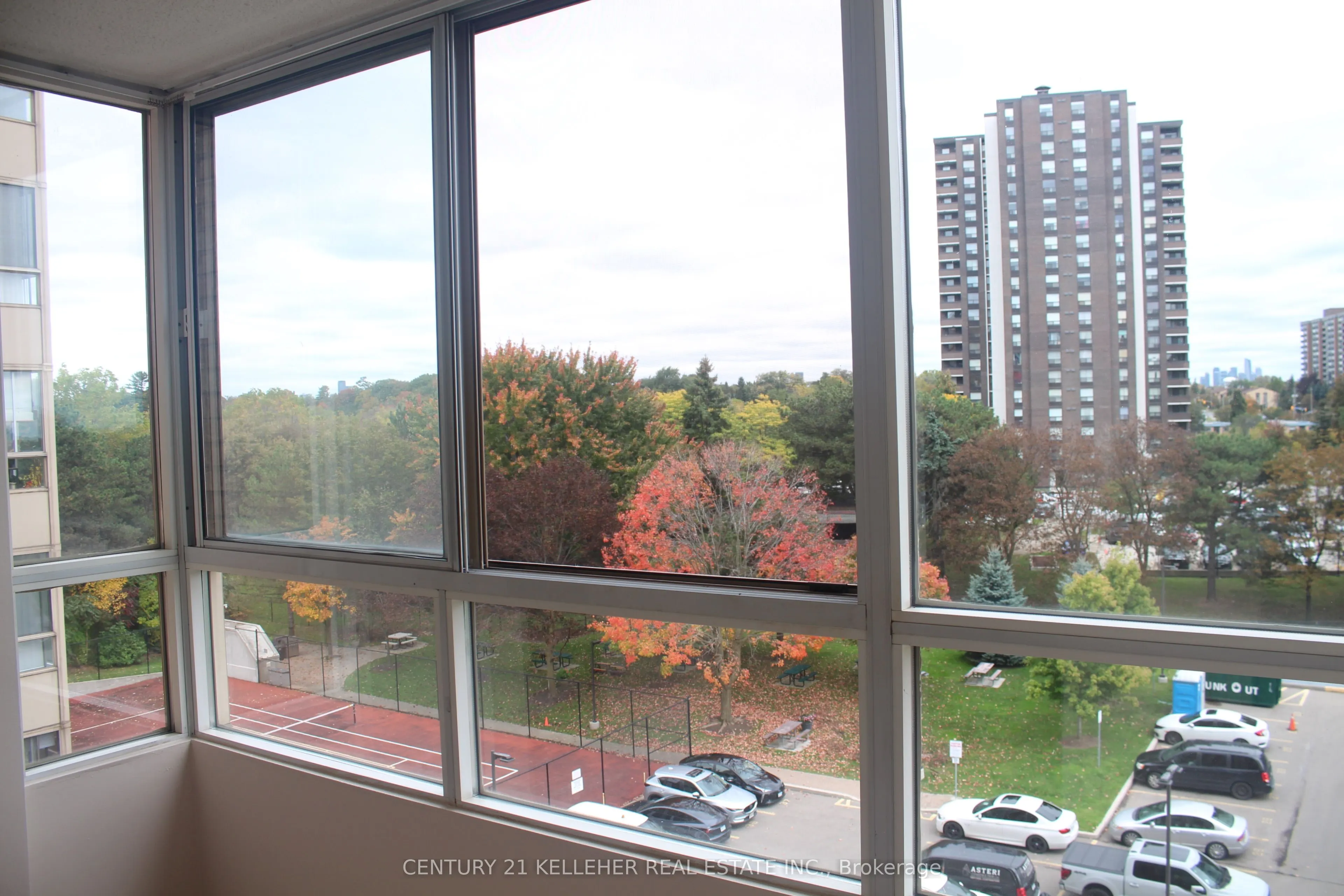 1485 Lakeshore Rd. E #518