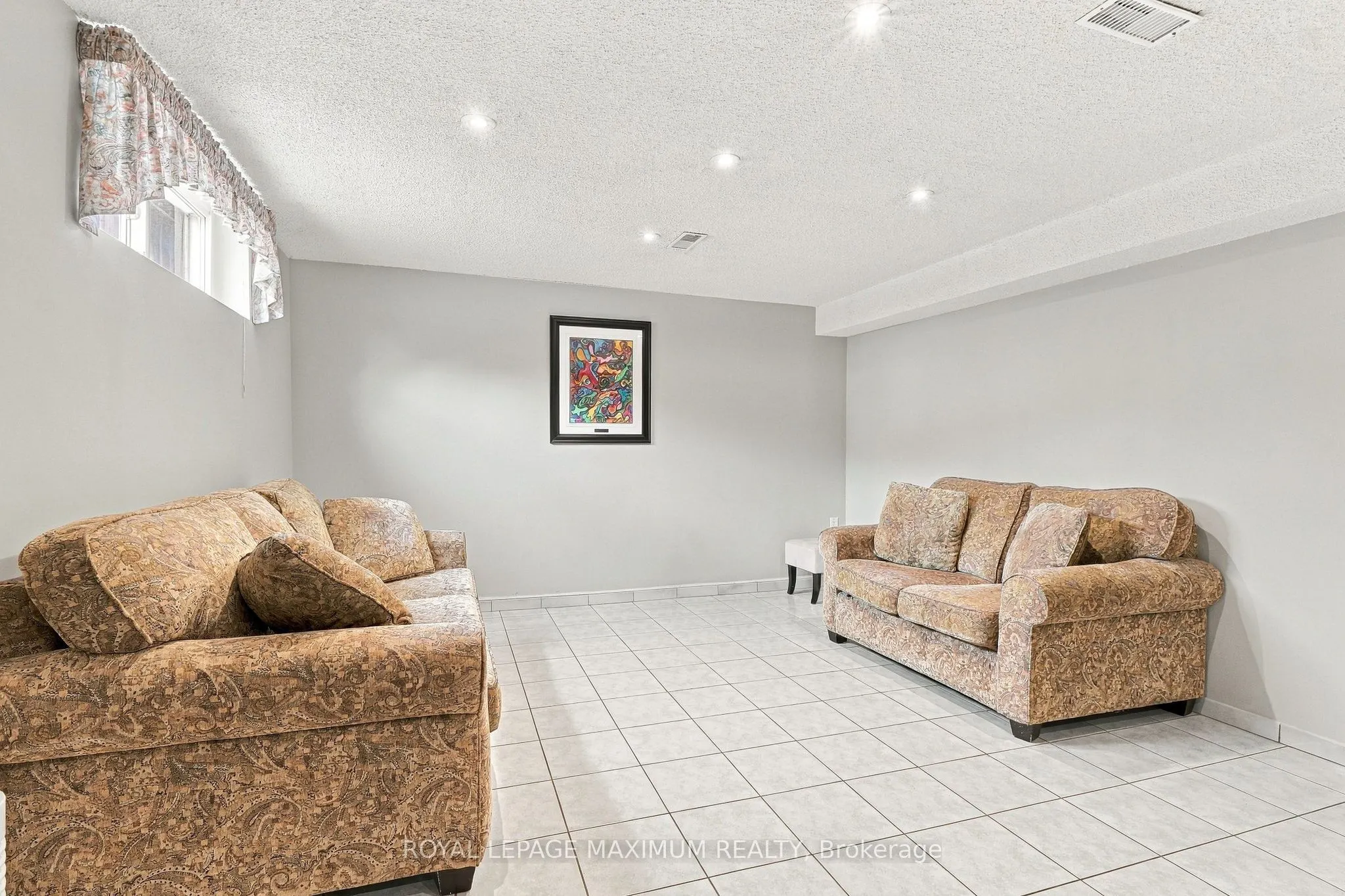 66 Spenvalley Drive