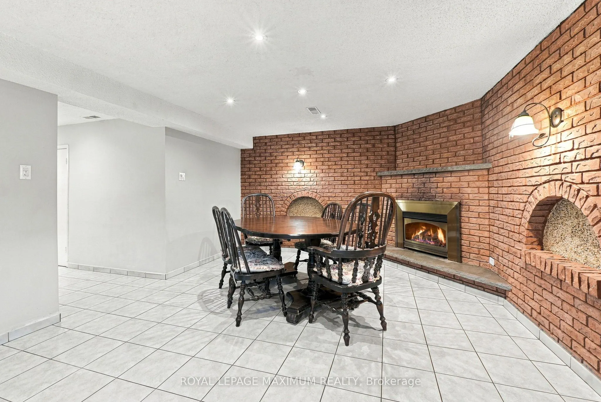 66 Spenvalley Drive