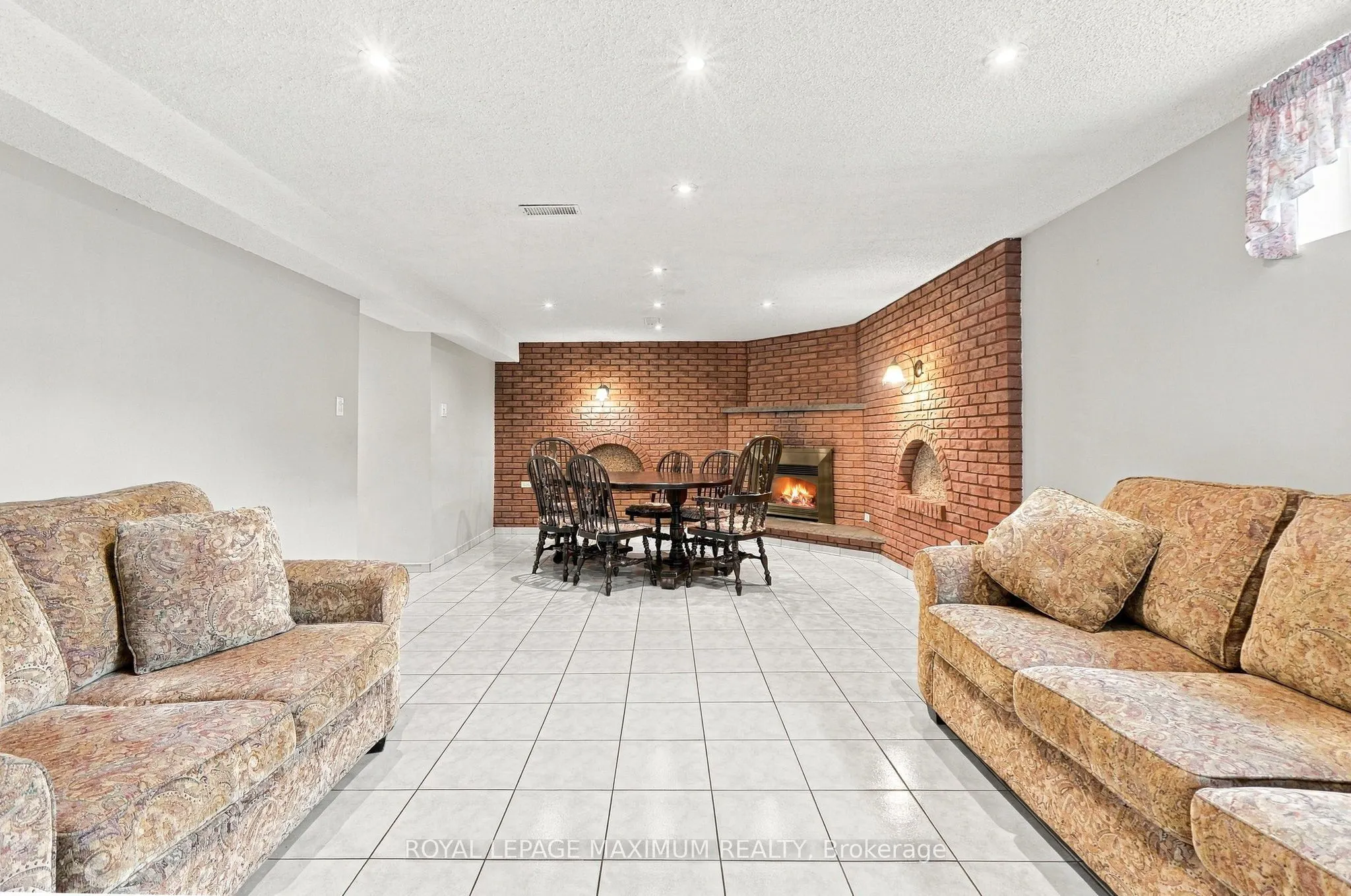 66 Spenvalley Drive