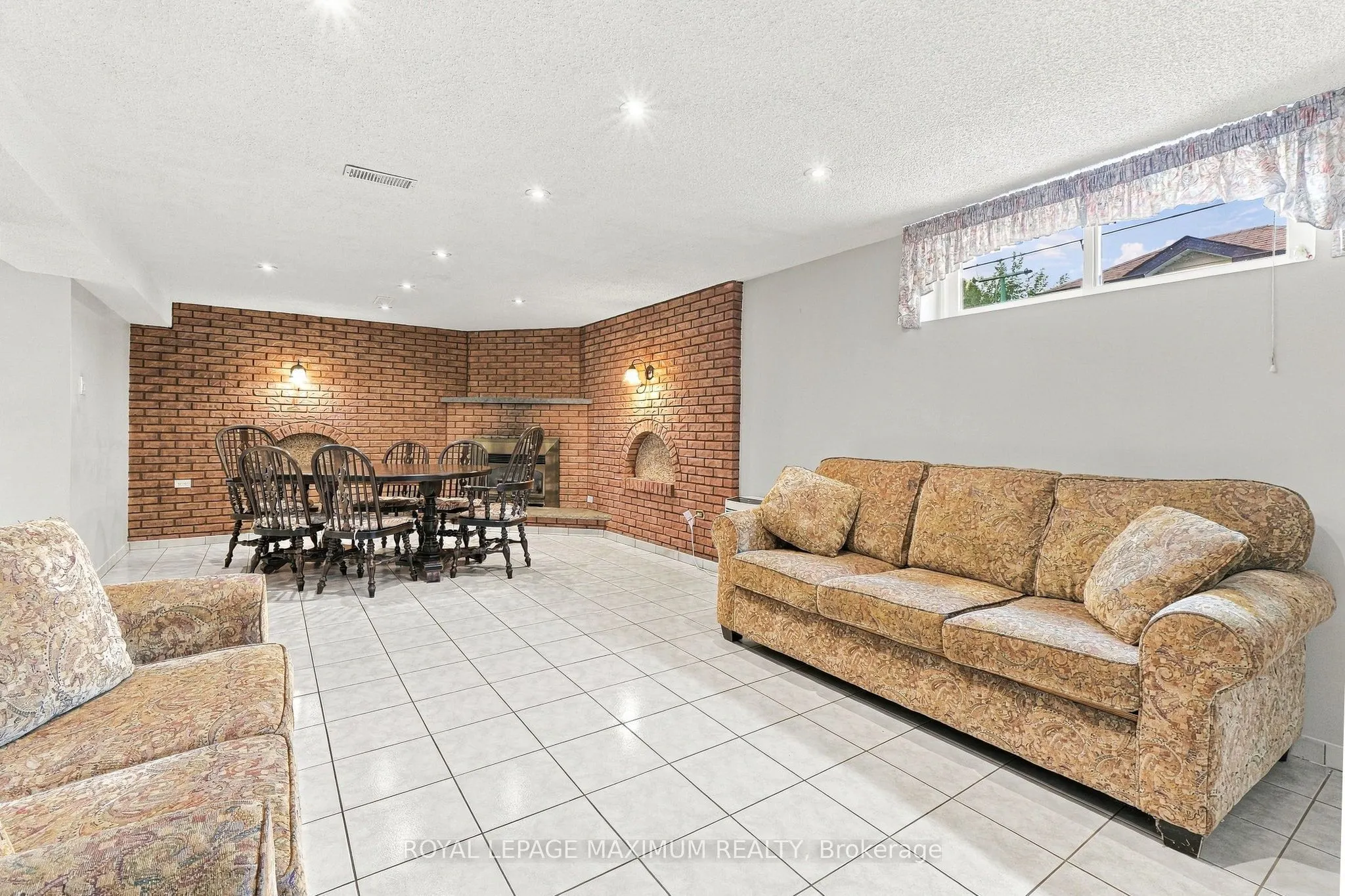 66 Spenvalley Drive