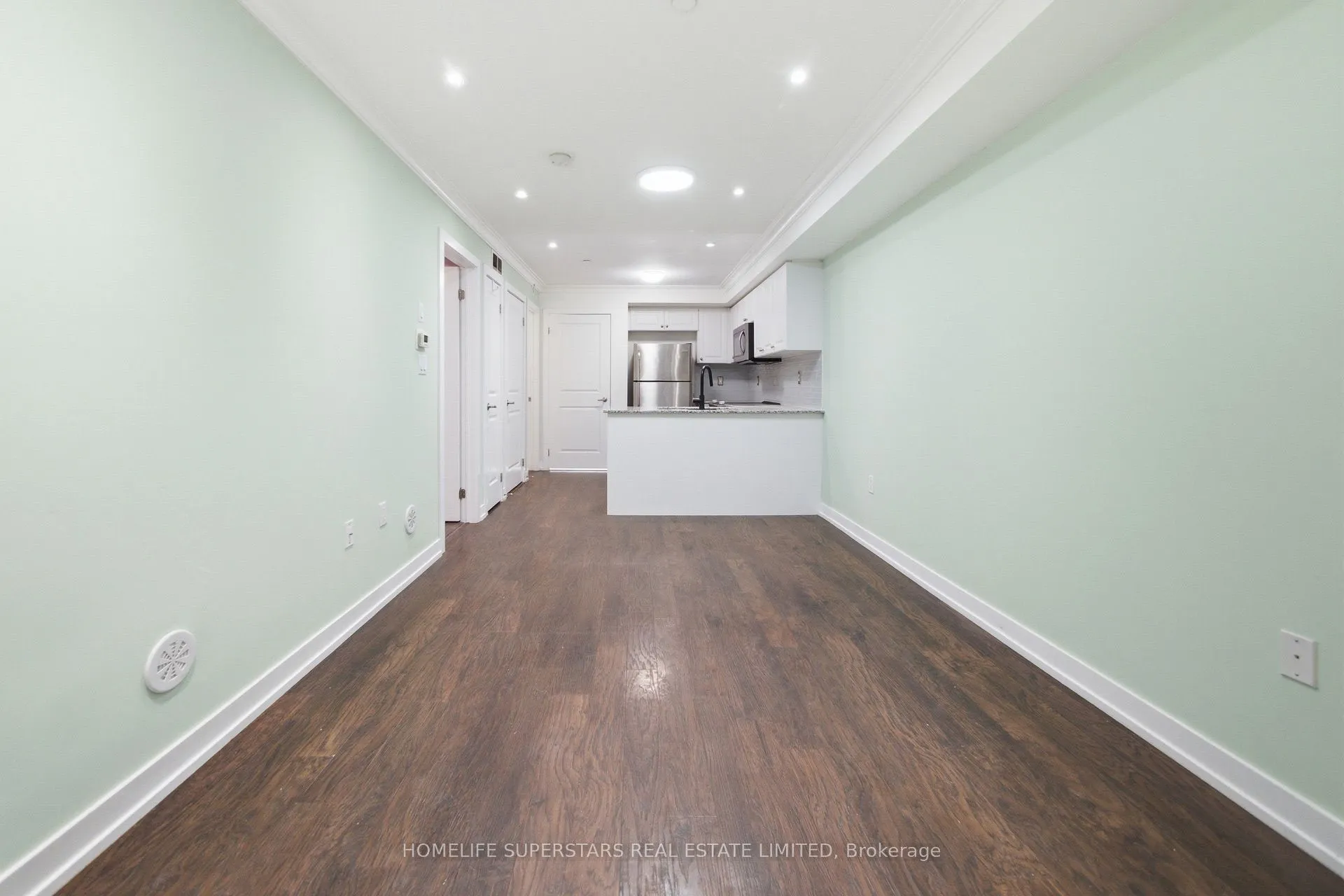 8 Drummond Street #413
