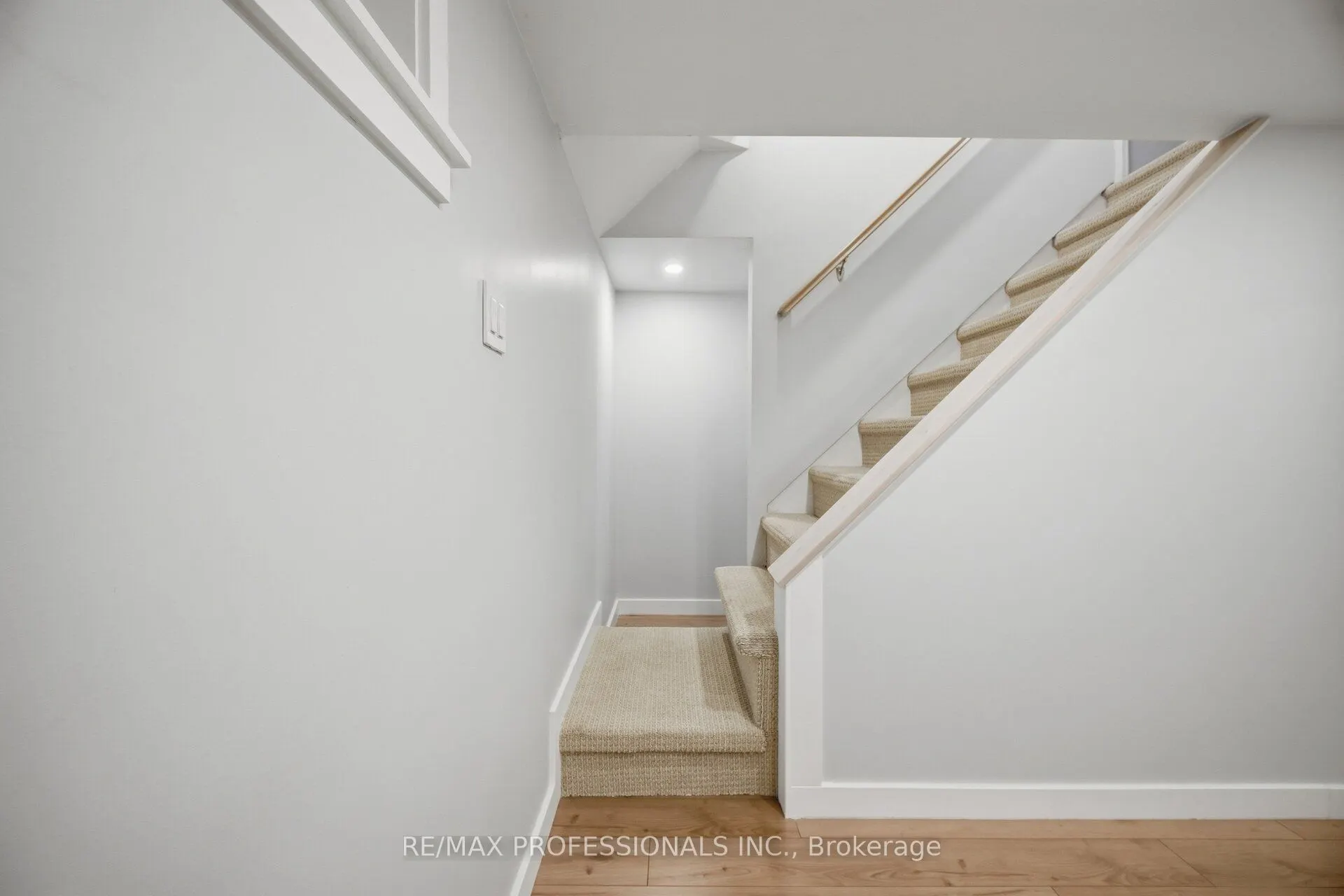 8 Smith Crescent