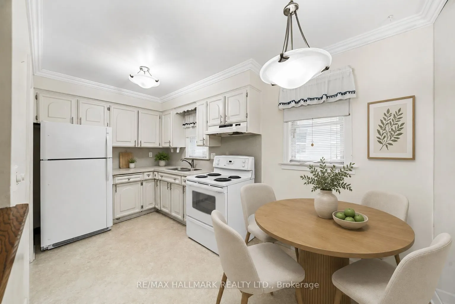 27 Sunray Crescent
